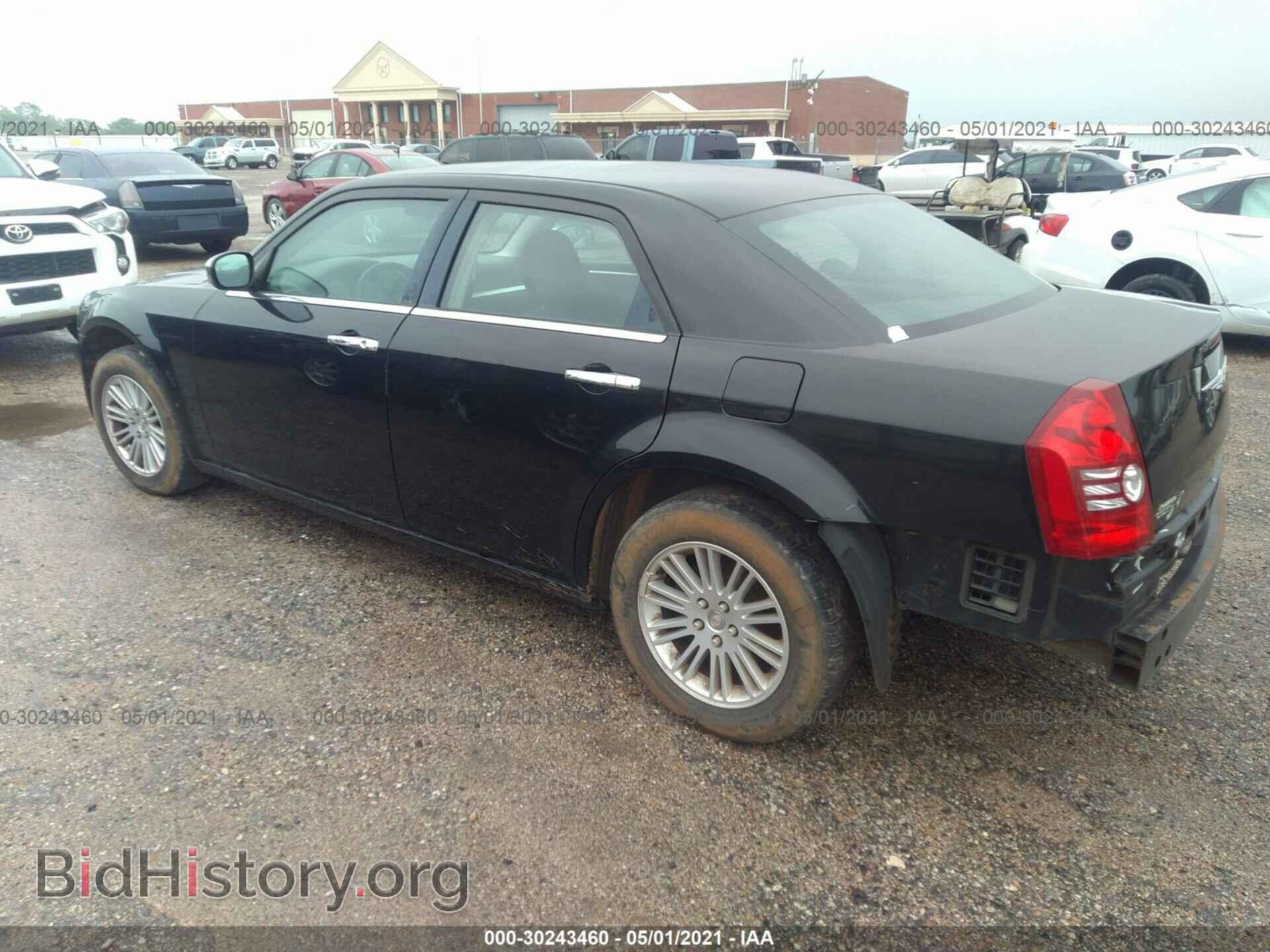 2010 CHRYSLER 300 - VIN: 2C3CA4CD3AH281101 - Photo 3