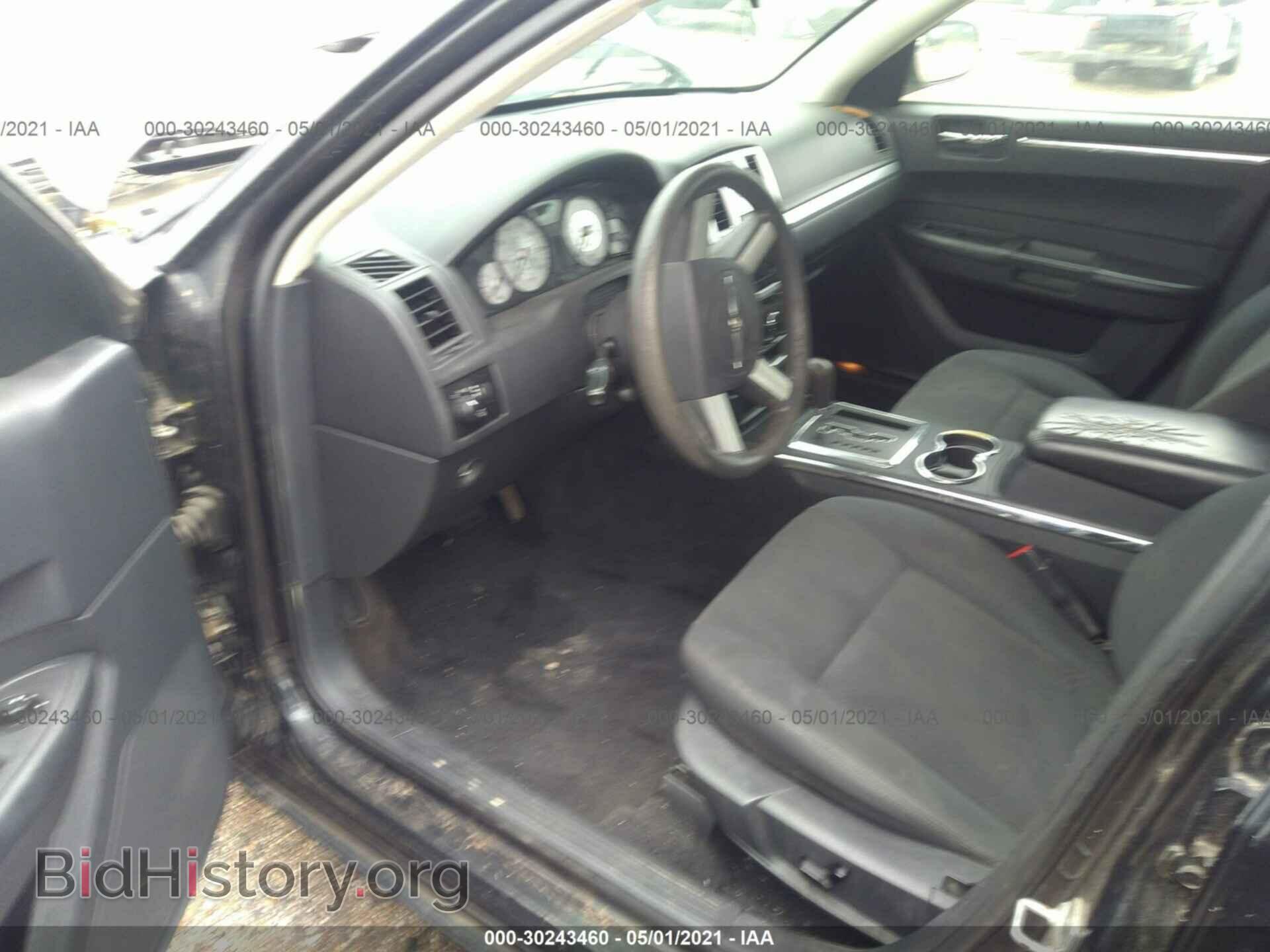 2010 CHRYSLER 300 - VIN: 2C3CA4CD3AH281101 - Photo 5