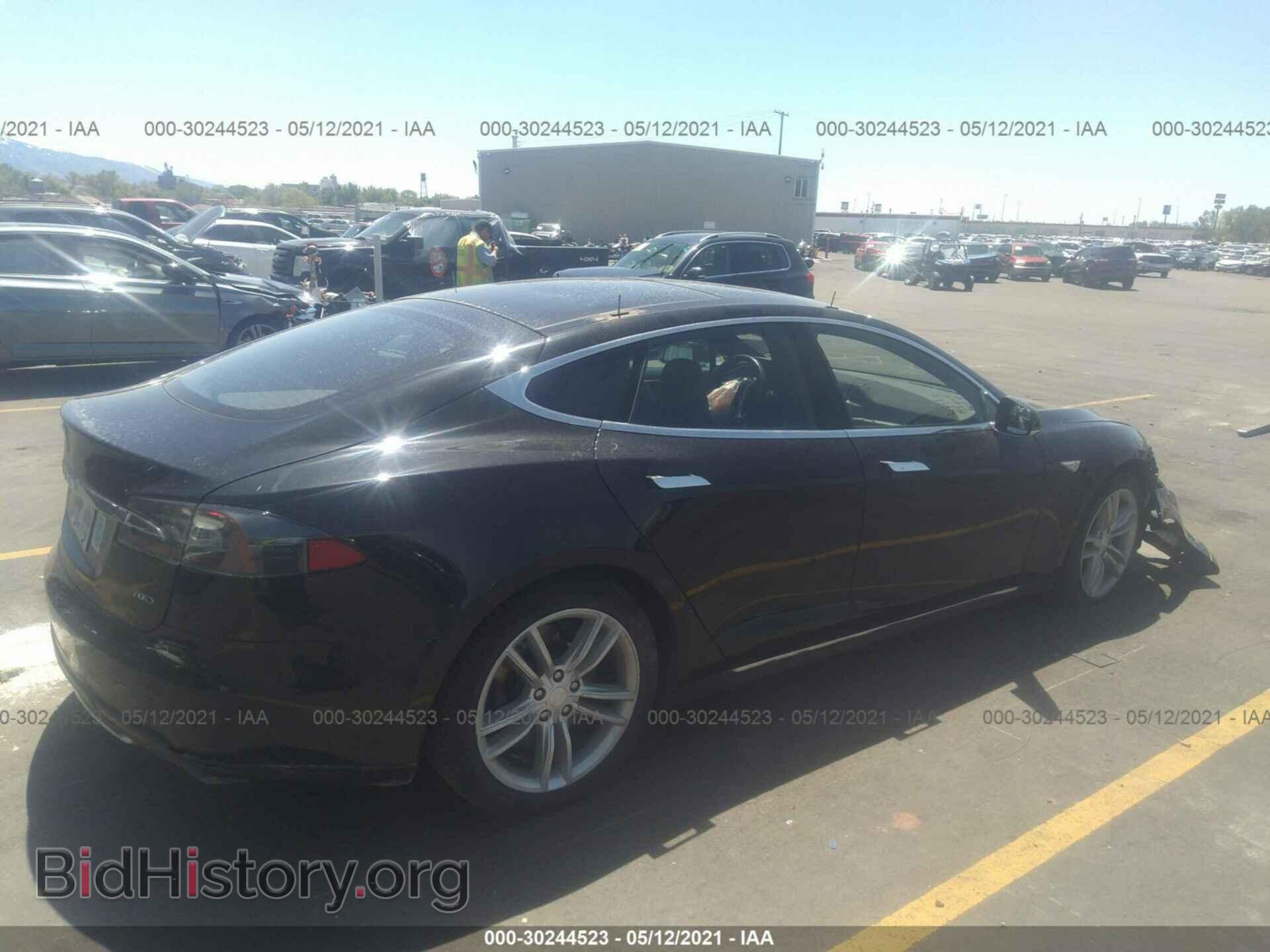 2015 TESLA MODEL S - VIN: 5YJSA1E21FF115755 - Фото 4