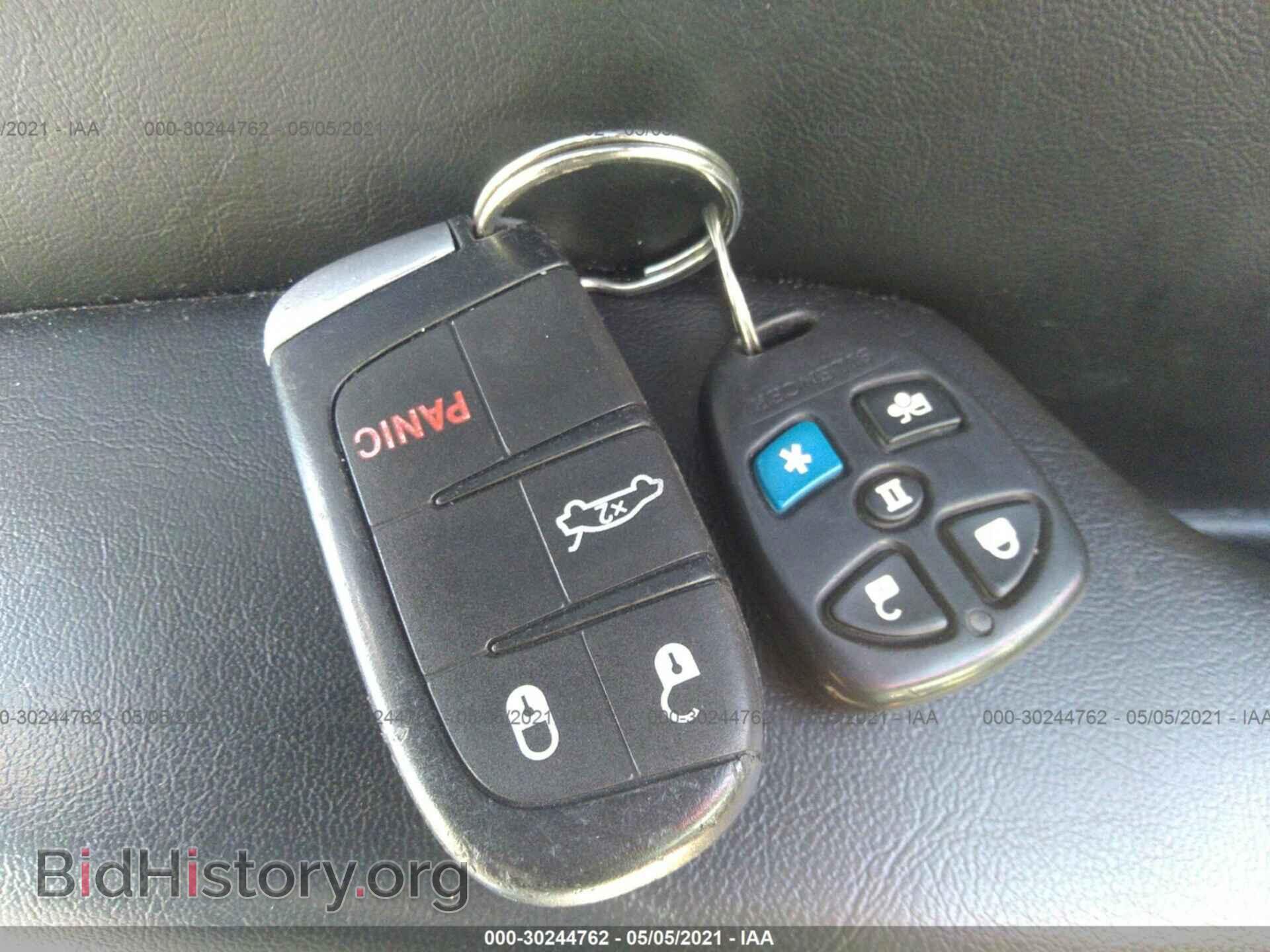 2014 CHRYSLER 300 - VIN: 2C3CCAAG2EH343194 - Фото 11