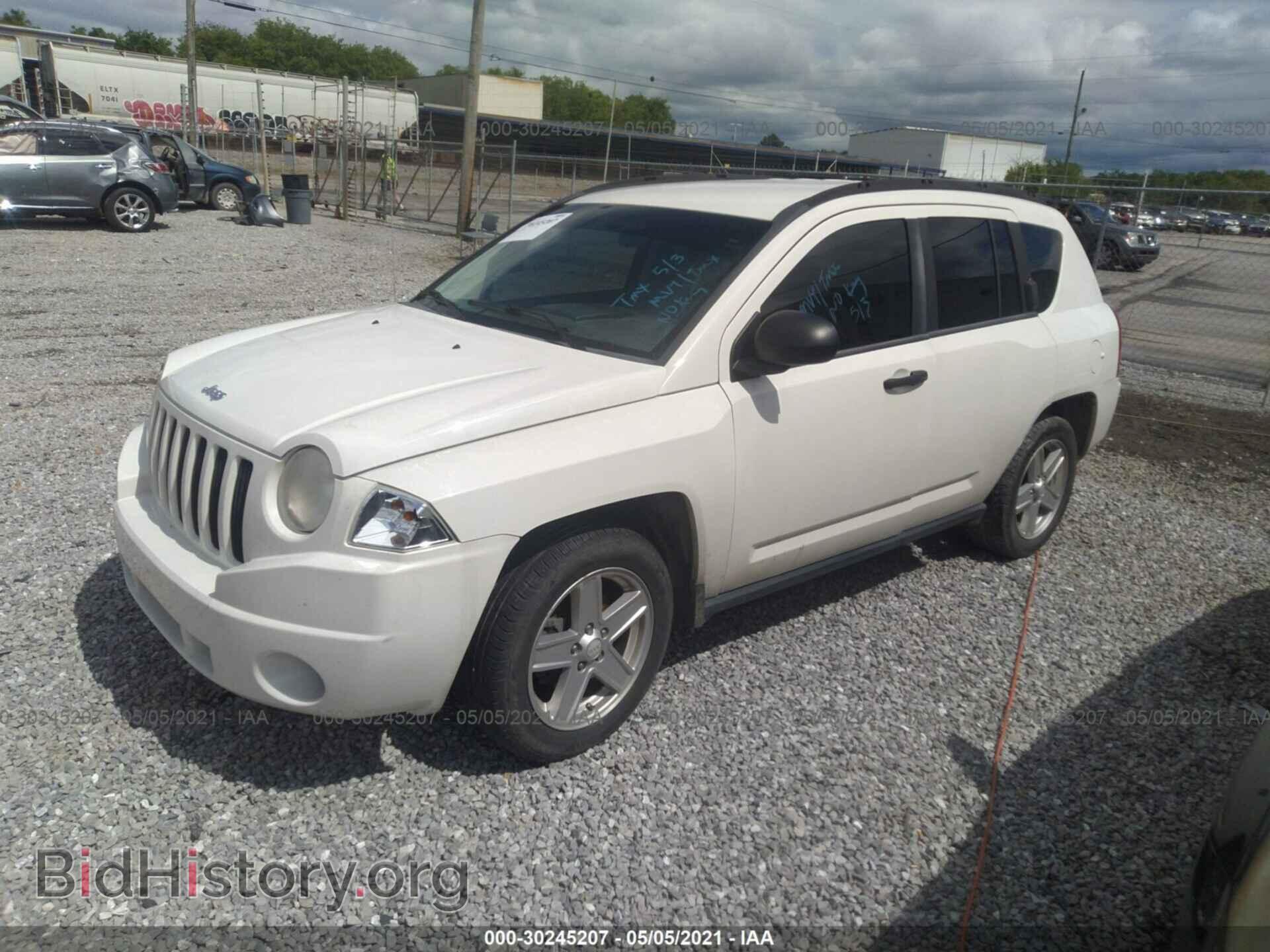 2007 JEEP COMPASS - VIN: 1J8FT47W17D185870 - Фото 2