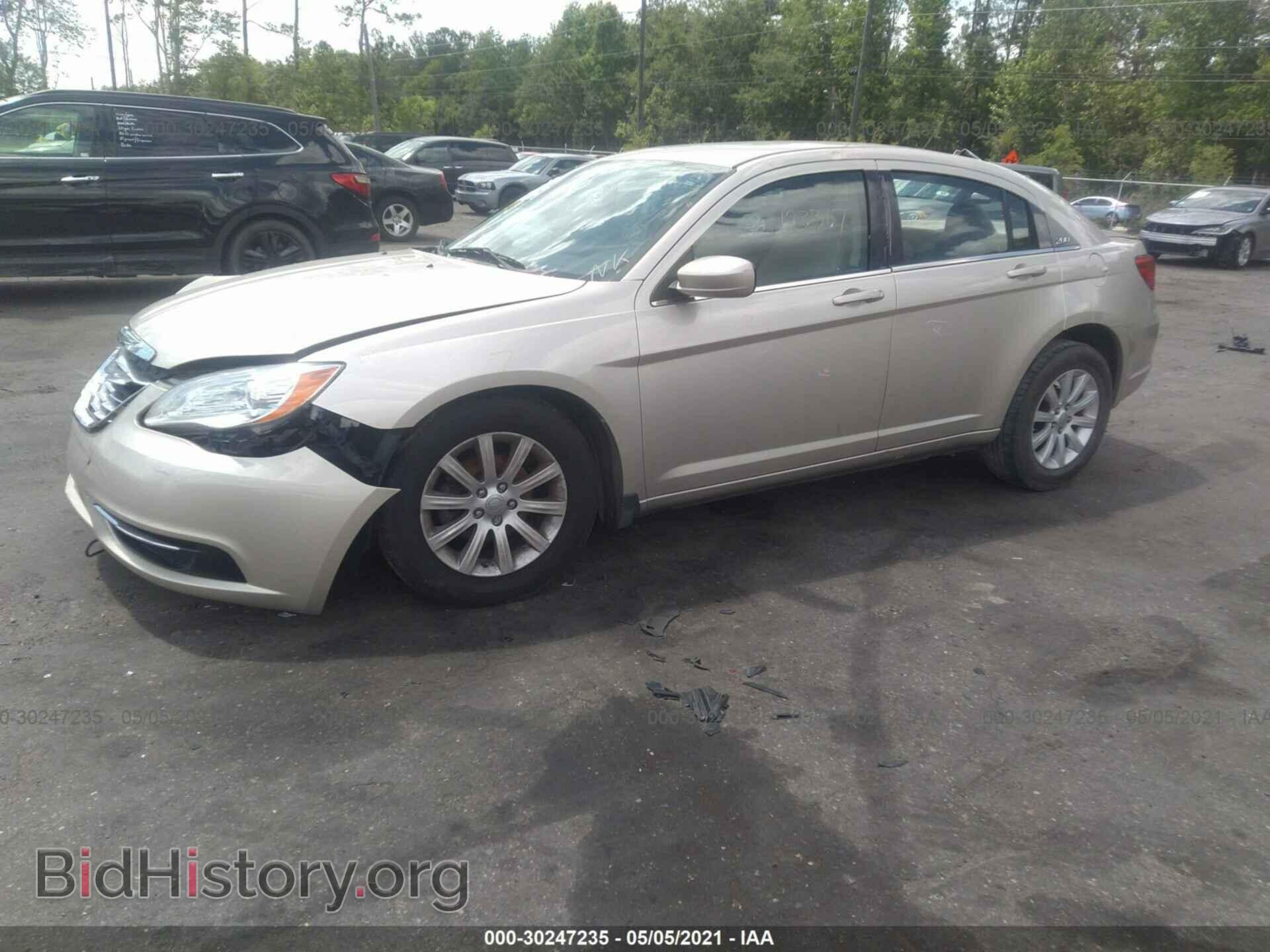 2013 CHRYSLER 200 - VIN: 1C3CCBBB9DN765719 - Фото 2