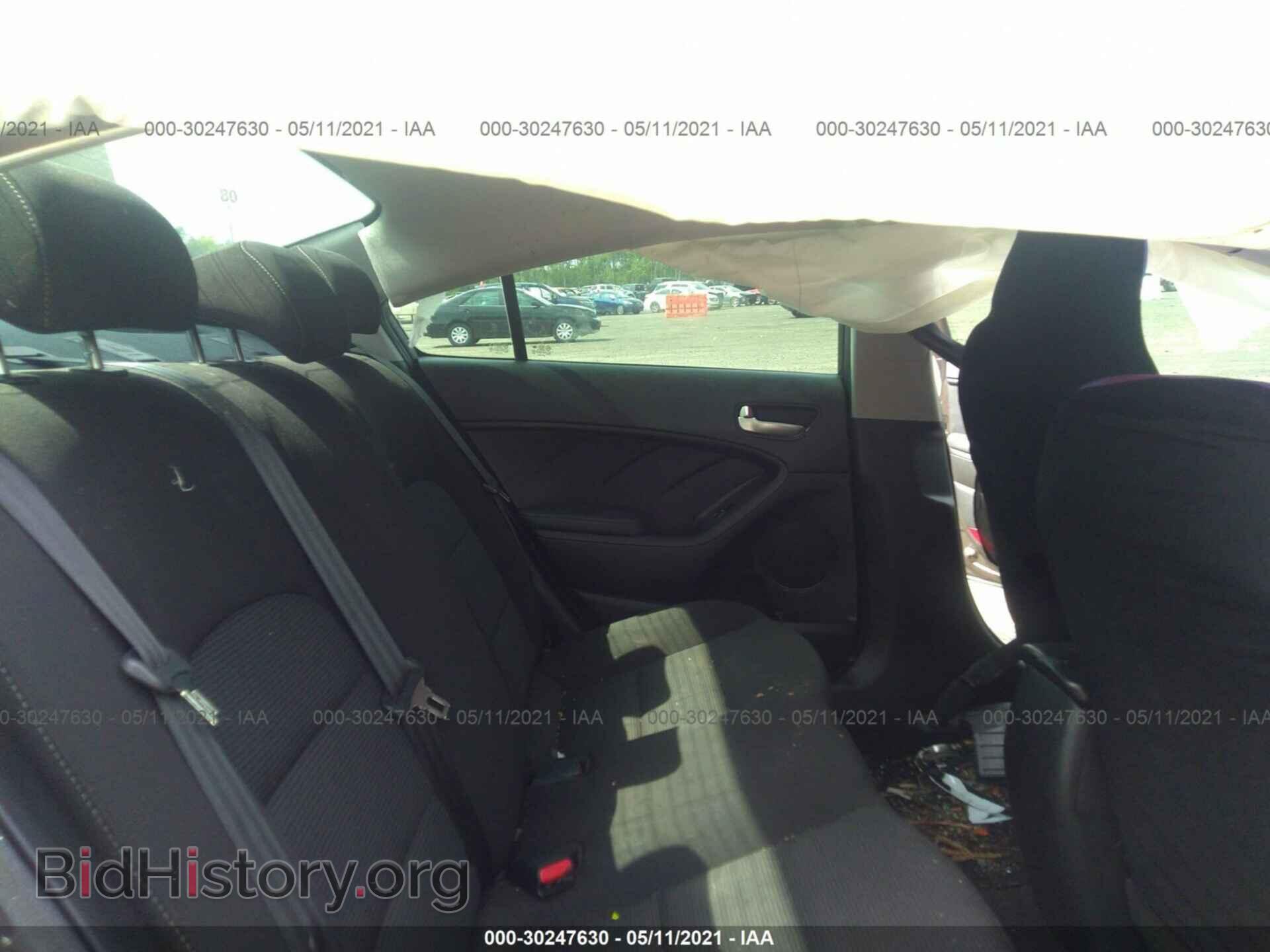 2017 KIA FORTE - VIN: 3KPFK4A71HE106032 - Photo 8