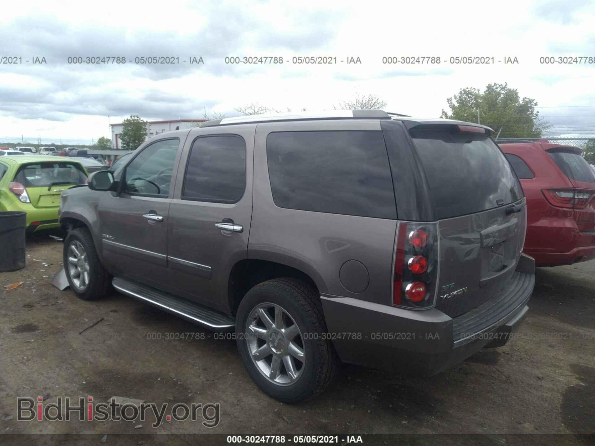 2011 GMC YUKON - VIN: 1GKS2EEF8BR209194 - Фото 3