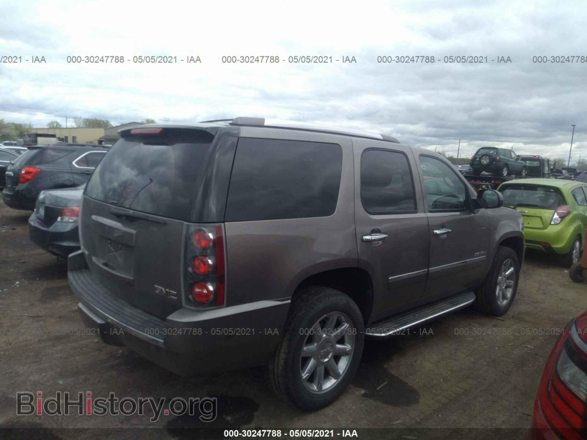 2011 GMC YUKON - VIN: 1GKS2EEF8BR209194 - Фото 4