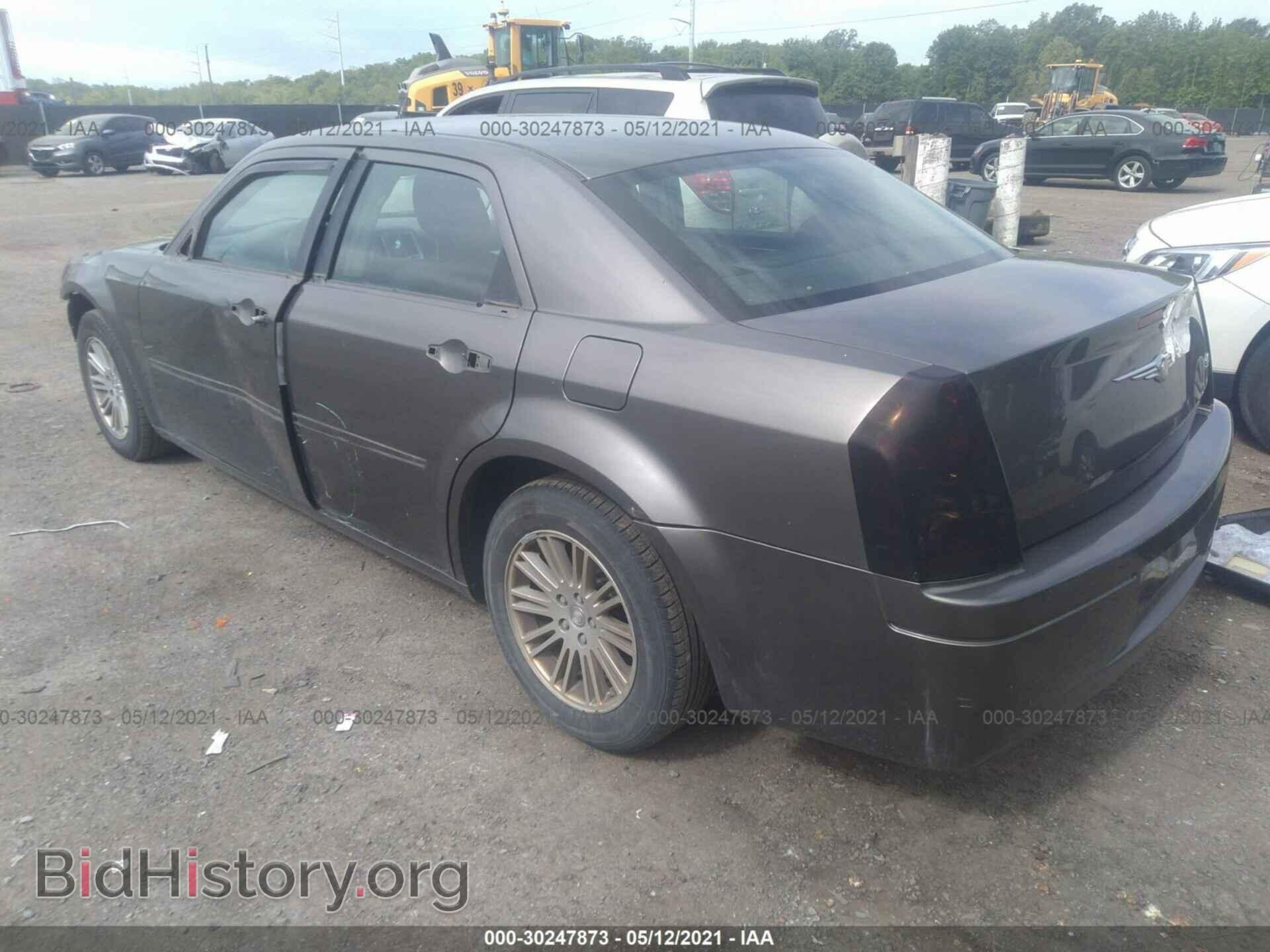 2009 CHRYSLER 300 - VIN: 2C3LA43D29H568845 - Фото 3