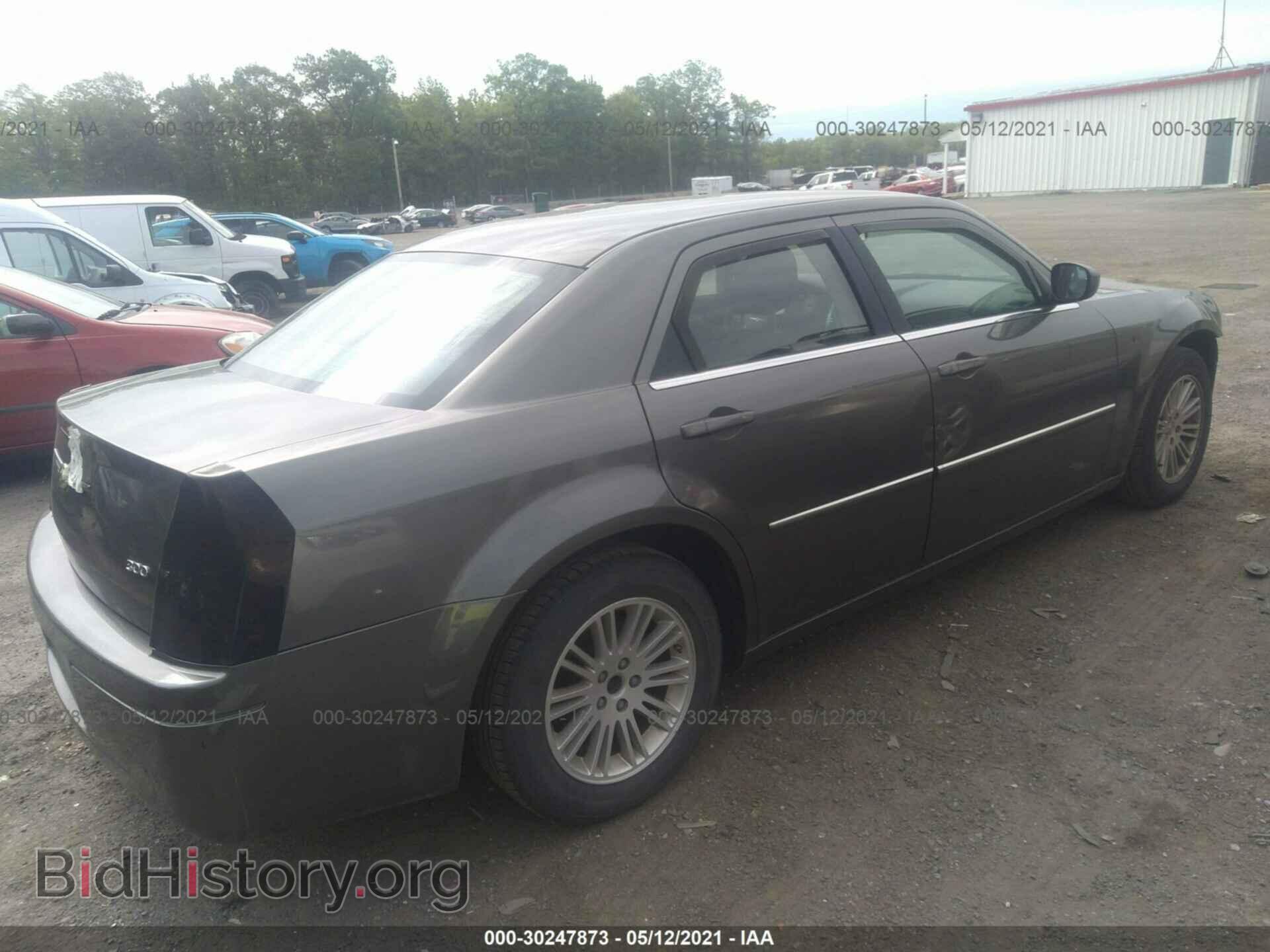 2009 CHRYSLER 300 - VIN: 2C3LA43D29H568845 - Фото 4