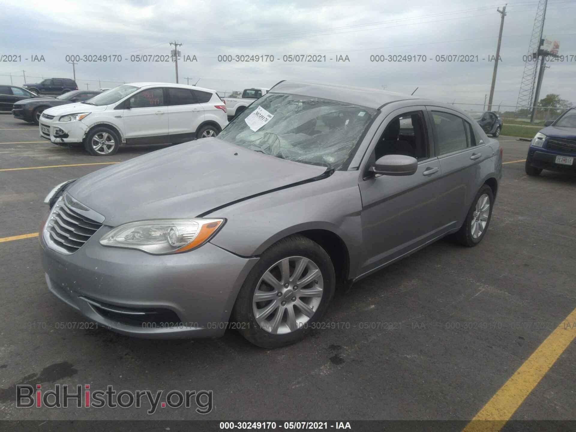 2013 CHRYSLER 200 - VIN: 1C3CCBBB5DN672342 - Фото 2