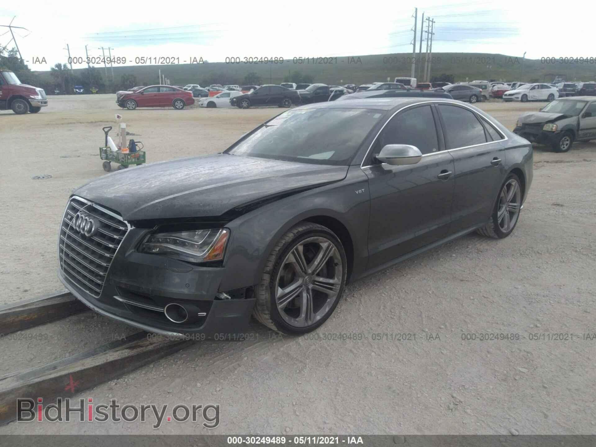 2013 AUDI S8 - VIN: WAUD2AFD3DN026304 - Фото 2