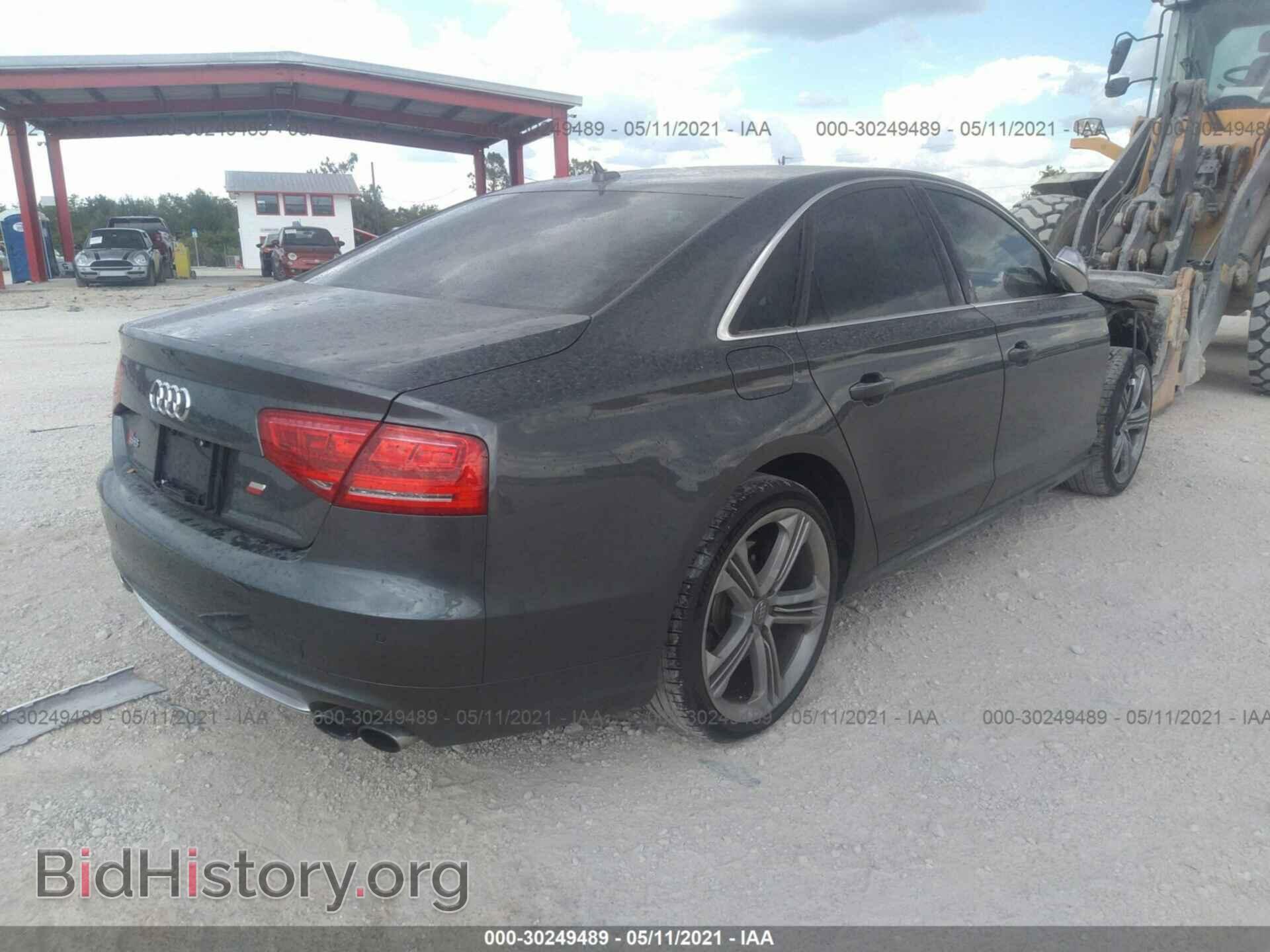 2013 AUDI S8 - VIN: WAUD2AFD3DN026304 - Фото 4