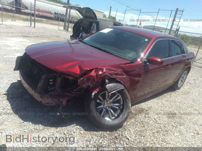 2017 Chrysler 300 (VIN 2C3CCAAG1HH661828) — photo 2 of 12