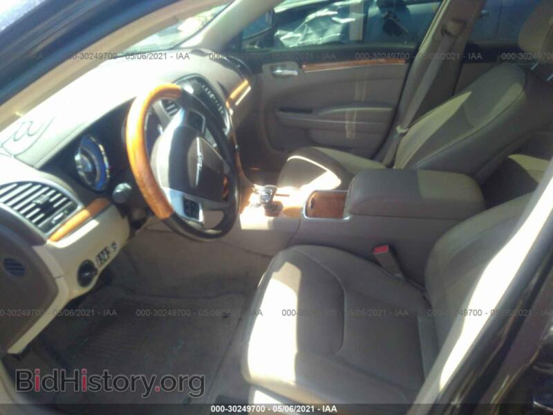 2012 Chrysler 300 (VIN 2C3CCACG5CH245707) — photo 5 of 11