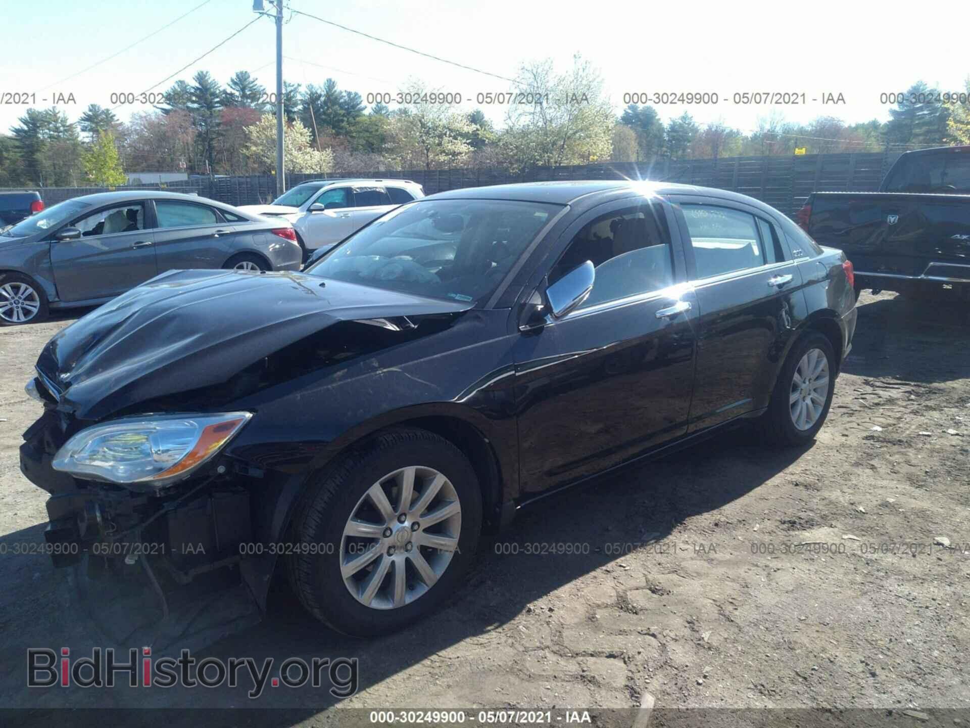 2013 CHRYSLER 200 - VIN: 1C3CCBCG3DN679056 - Фото 2
