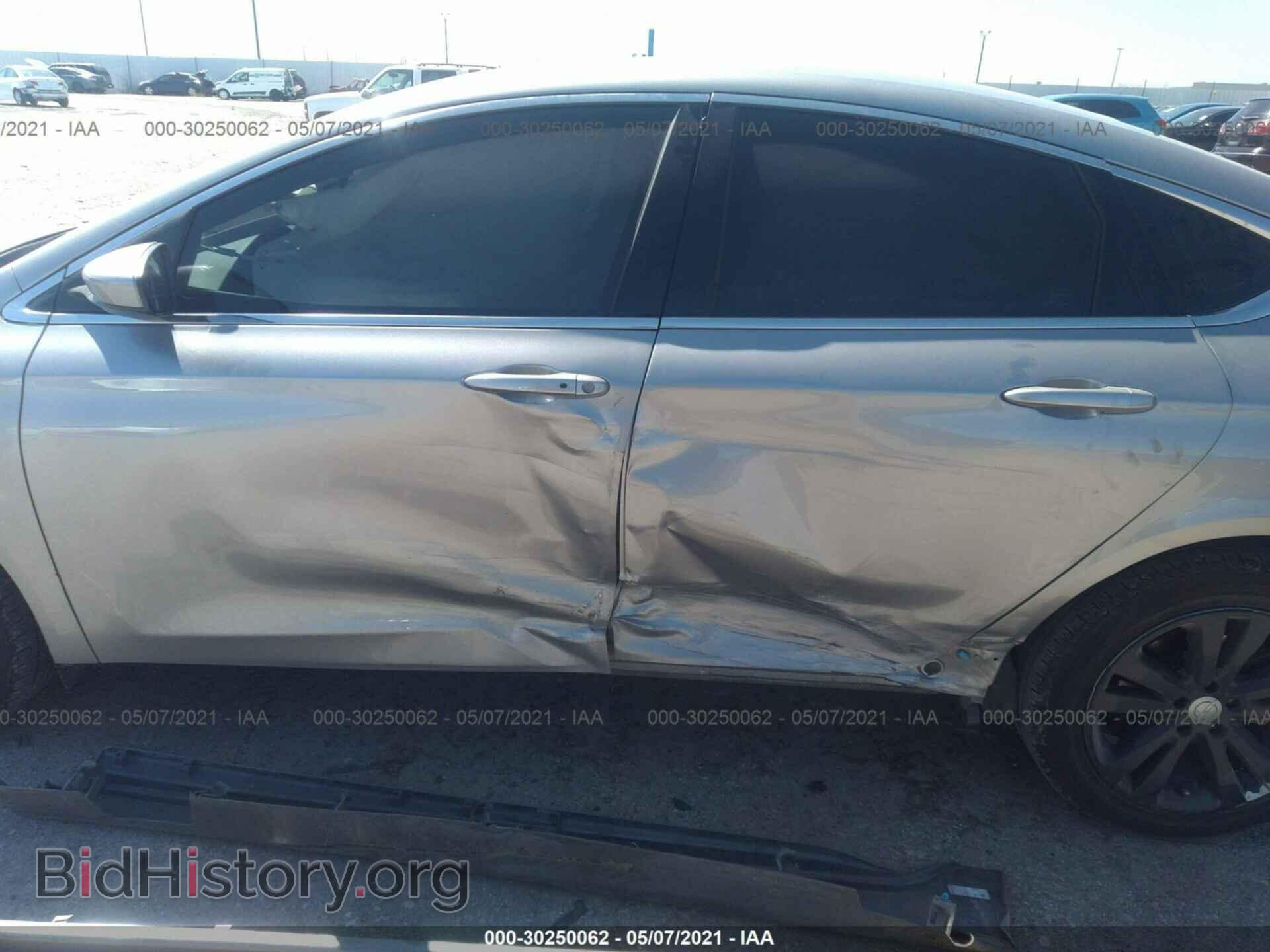 2015 CHRYSLER 200 - VIN: 1C3CCCAB2FN702746 - Фото 6