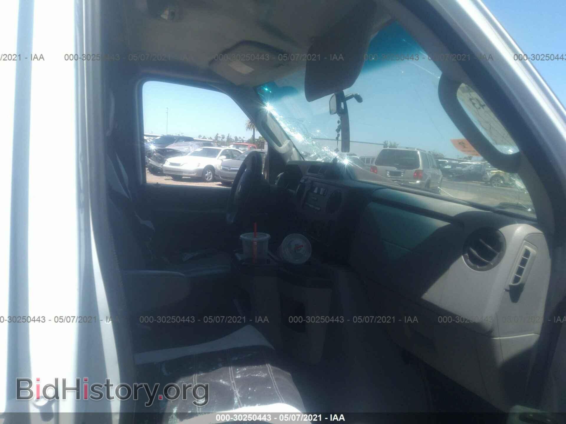 2011 FORD ECONOLINE CARGO VAN - VIN: 1FTNE1EW3BDB25631 - Фото 5