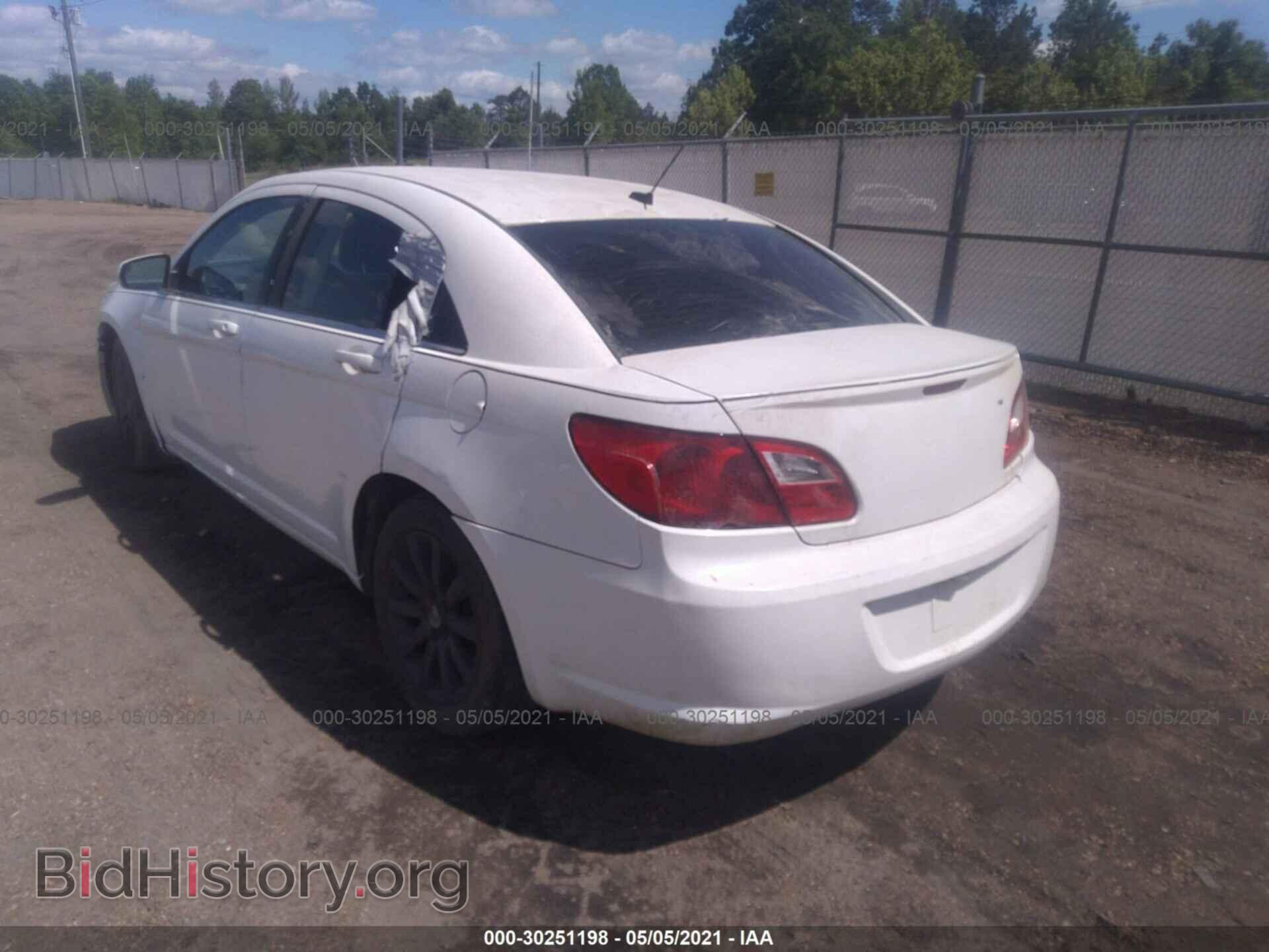 2010 CHRYSLER SEBRING - VIN: 1C3CC5FB9AN213712 - Фото 3