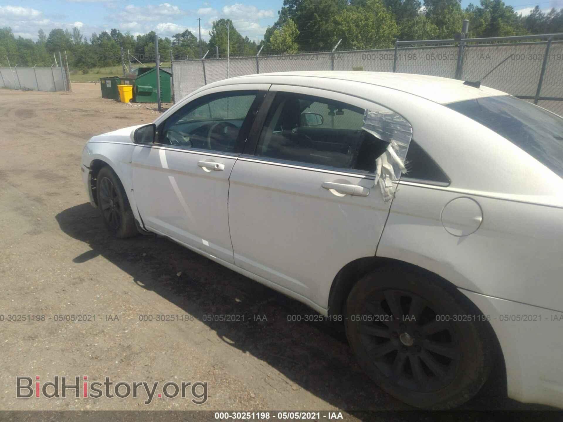 2010 CHRYSLER SEBRING - VIN: 1C3CC5FB9AN213712 - Фото 6