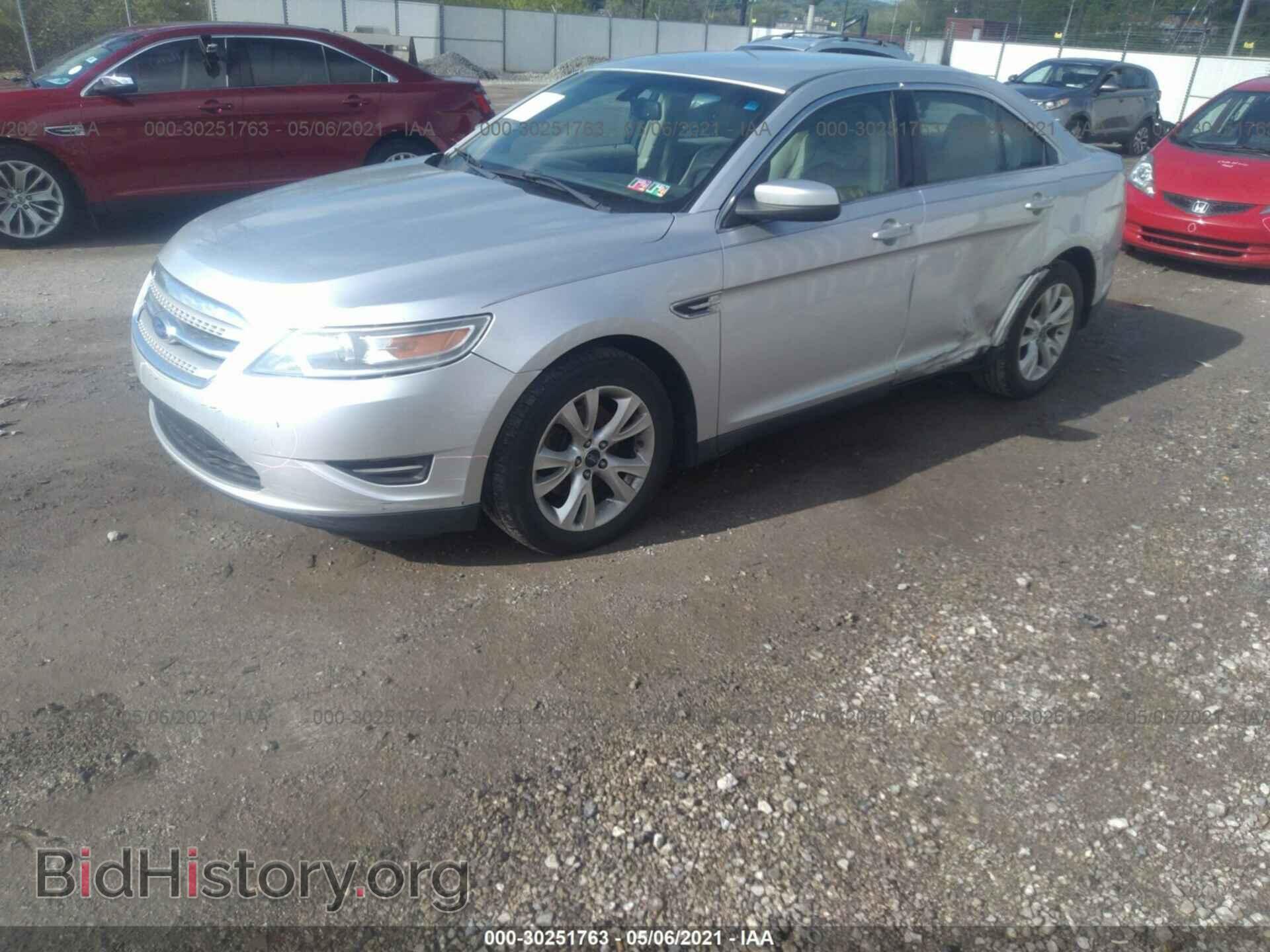 2011 FORD TAURUS - VIN: 1FAHP2HW4BG160563 - Photo 2