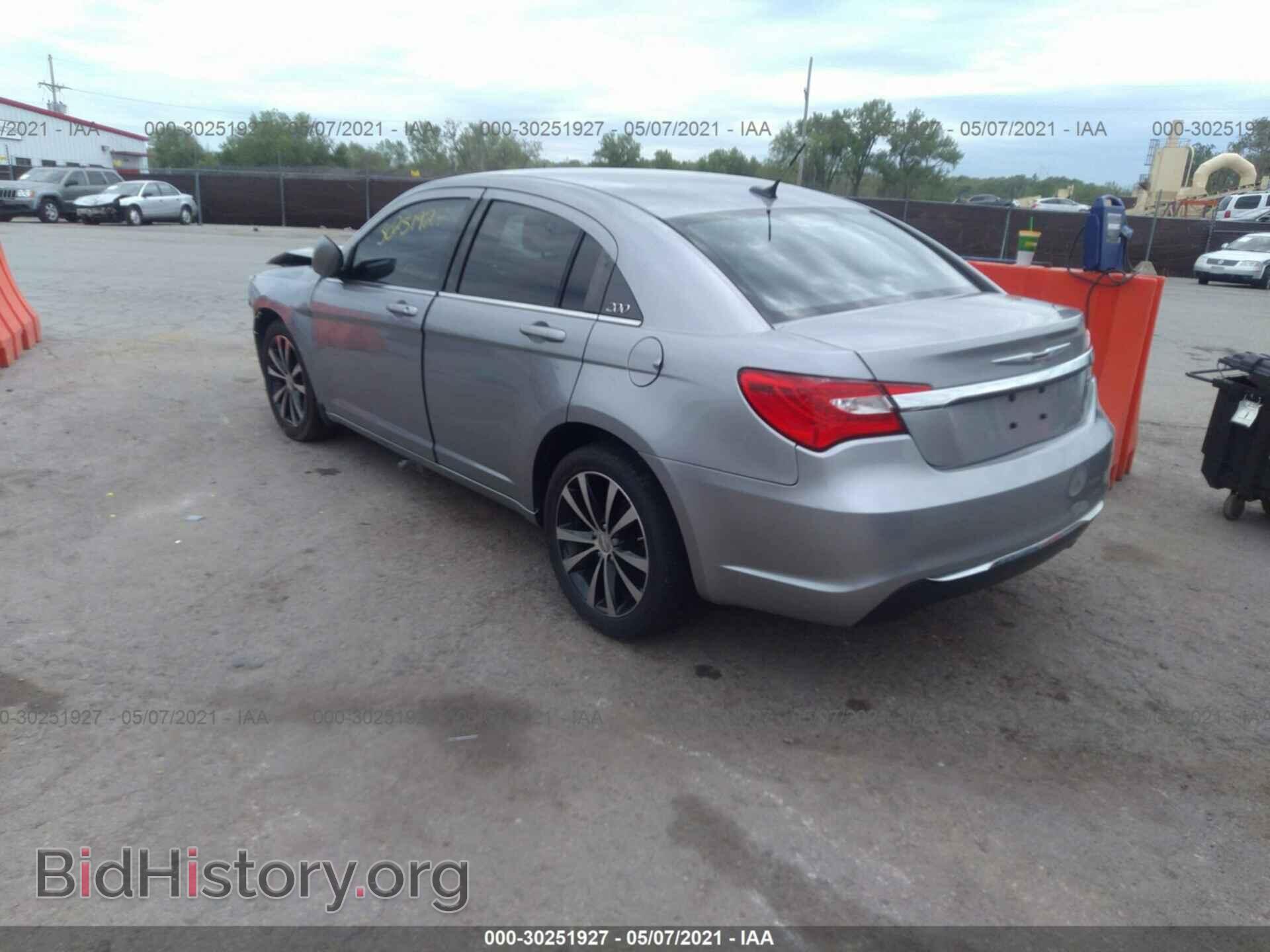 2013 CHRYSLER 200 - VIN: 1C3CCBBB1DN612493 - Фото 3