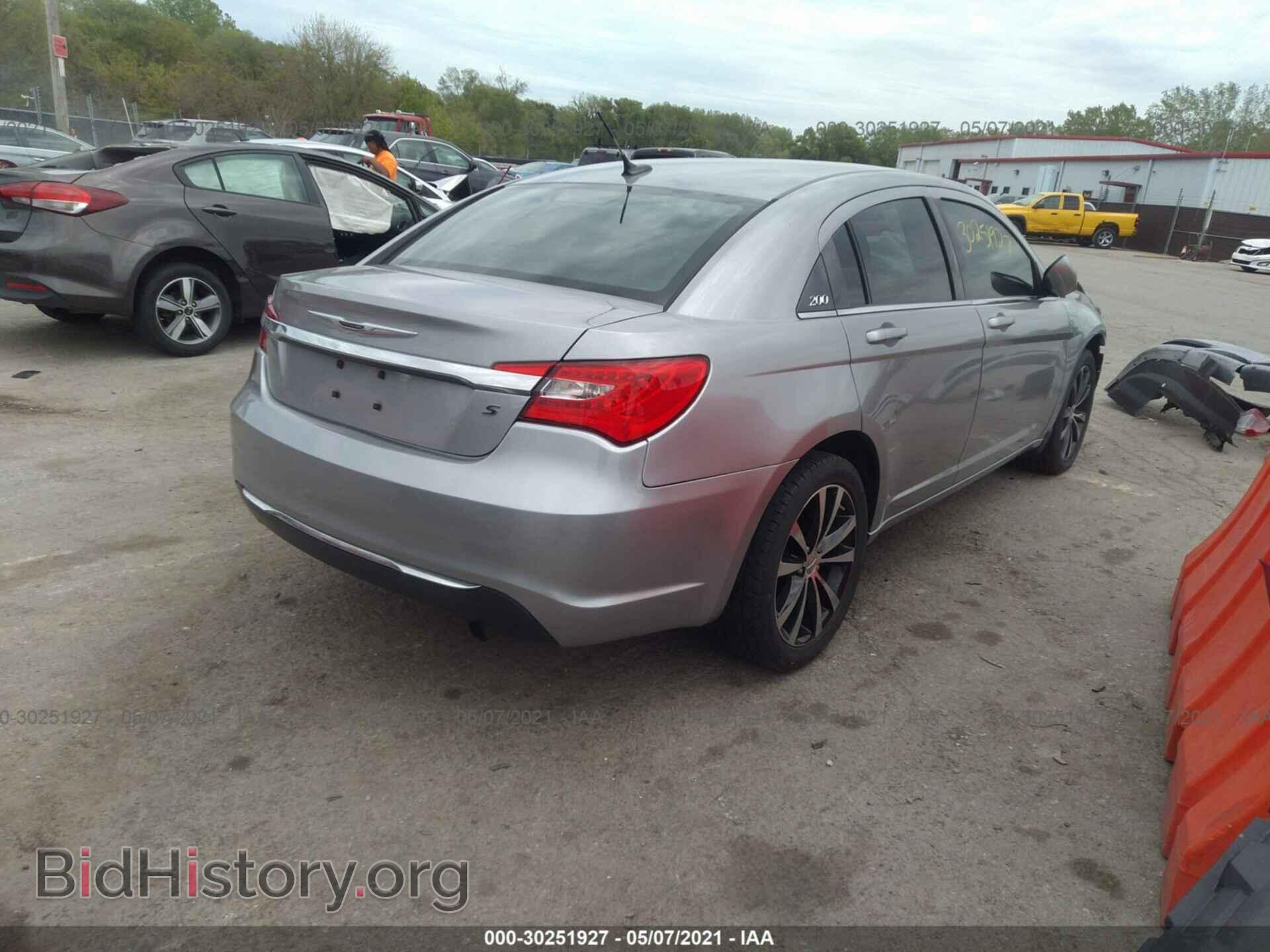 2013 CHRYSLER 200 - VIN: 1C3CCBBB1DN612493 - Фото 4