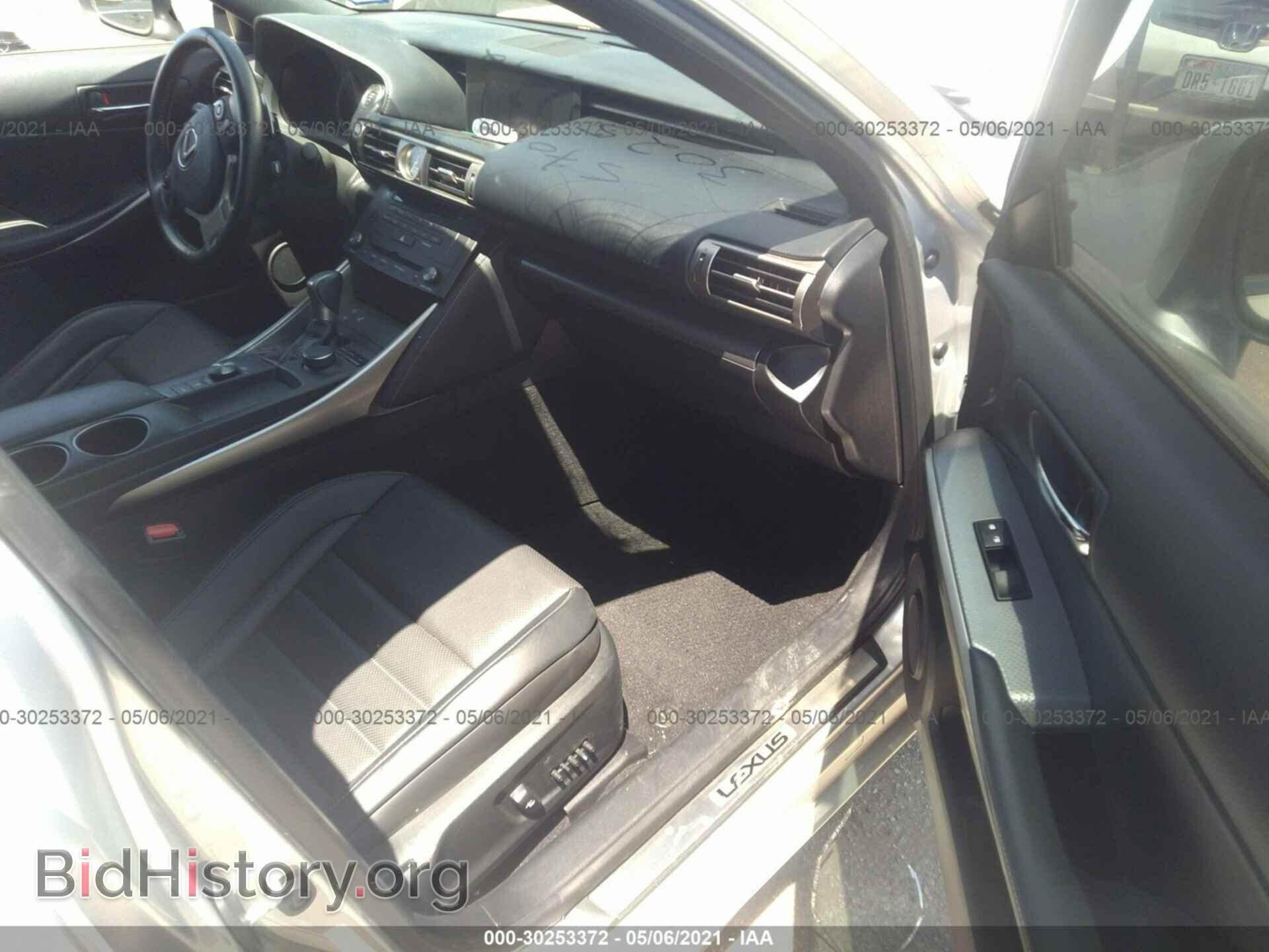 2016 LEXUS IS 200T - VIN: JTHBA1D29G5001683 - Фото 5