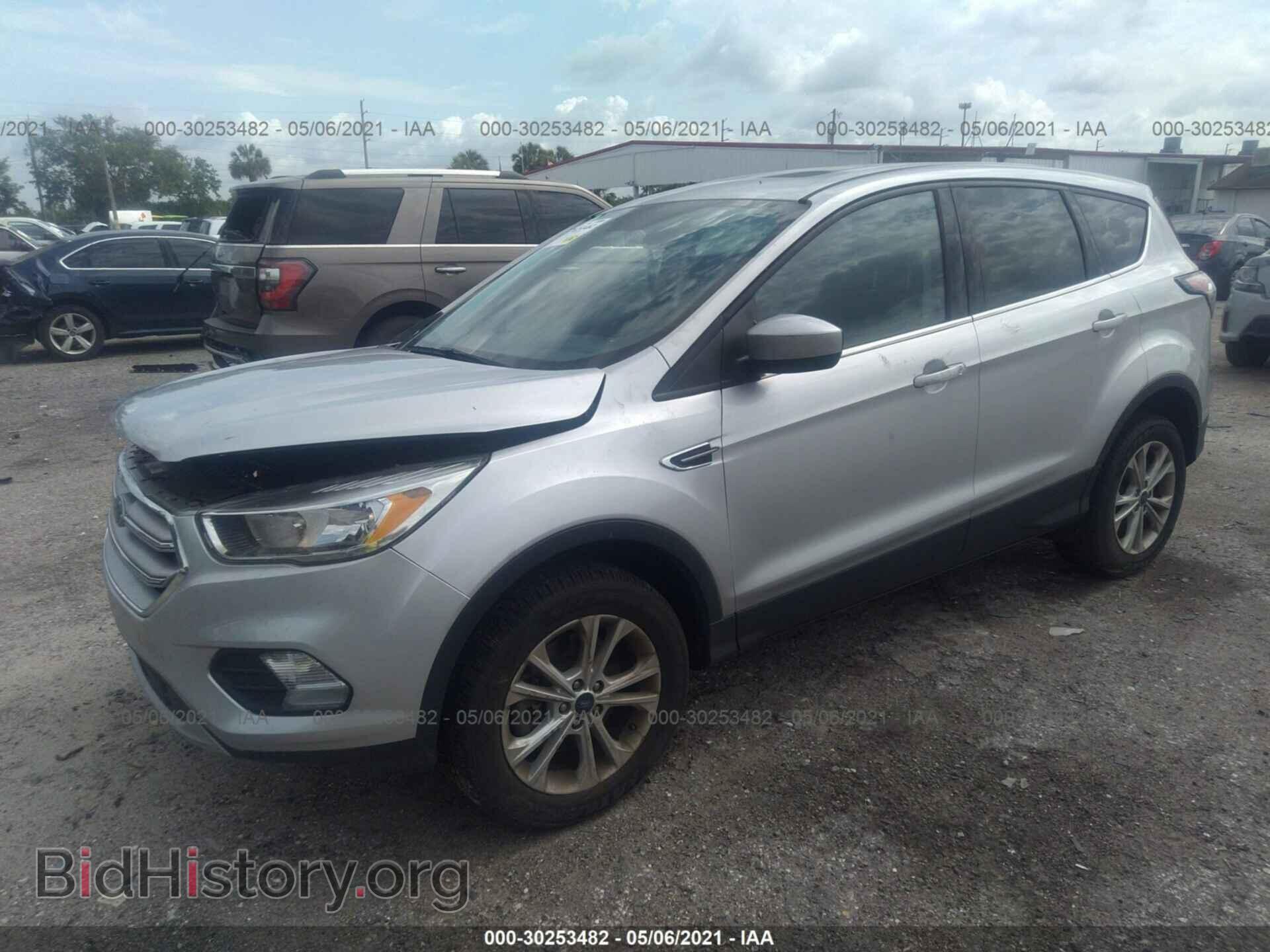 2017 FORD ESCAPE - VIN: 1FMCU9G99HUC03639 - Фото 2