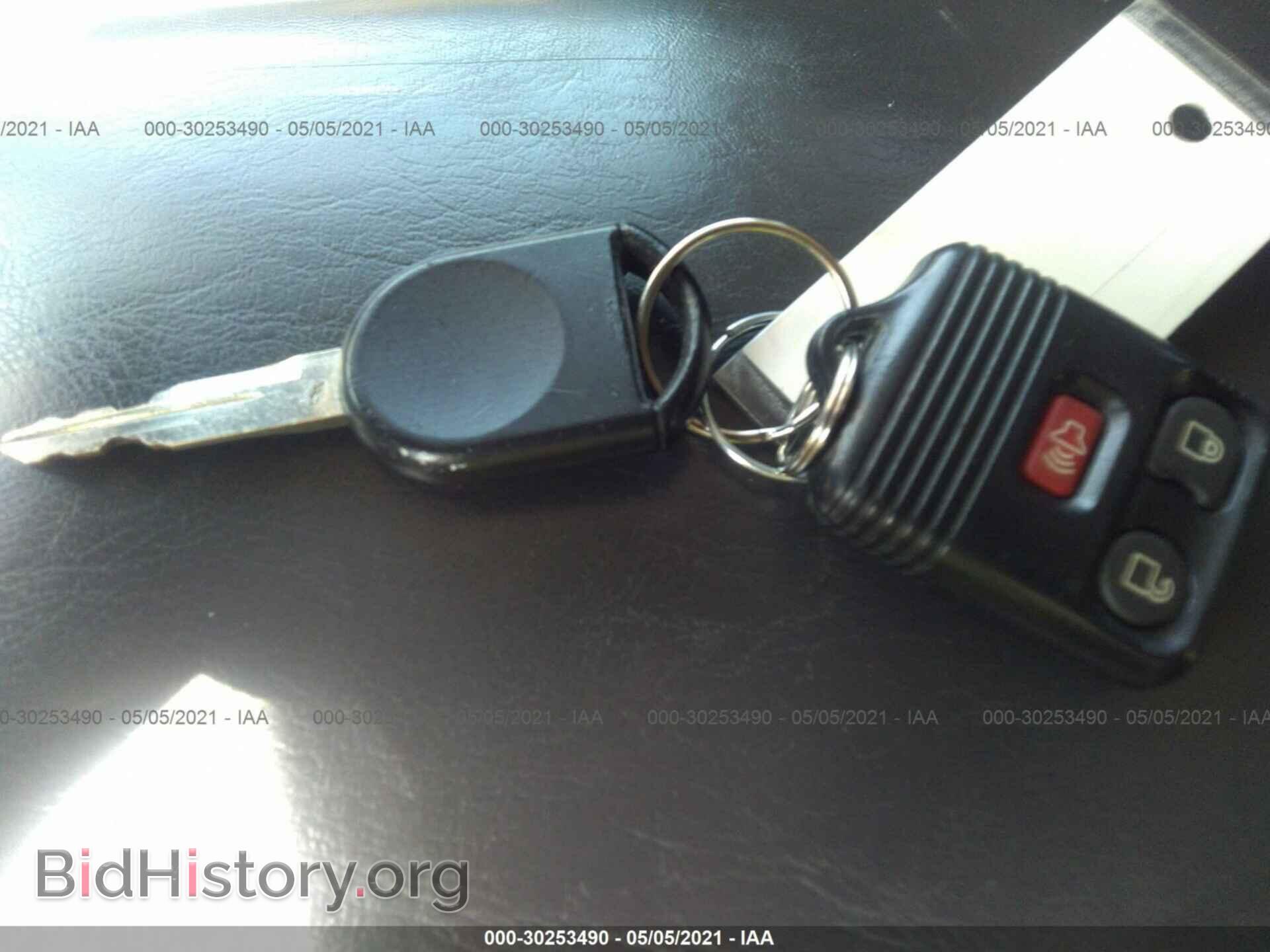 2007 FORD ESCAPE - VIN: 1FMCU03147KC02730 - Фото 11