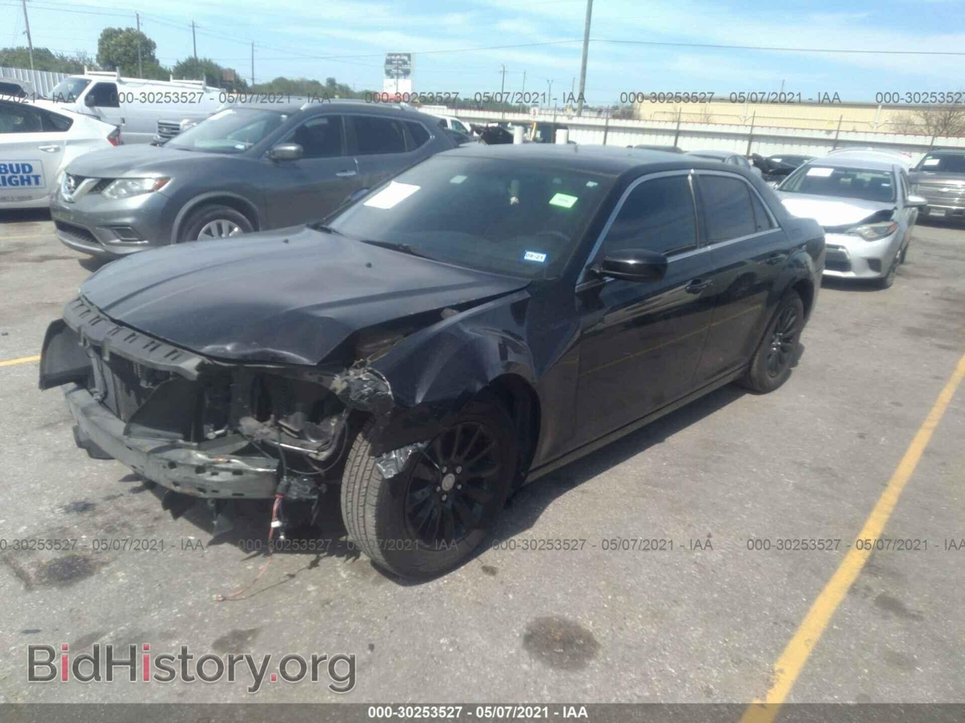 2012 CHRYSLER 300 - VIN: 2C3CCAAG7CH105127 - Фото 2
