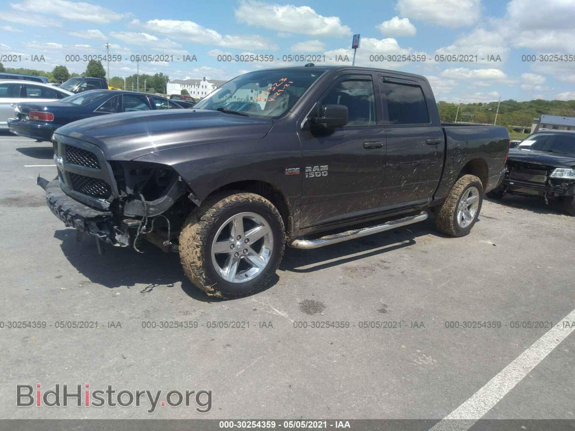 2017 RAM 1500 - VIN: 3C6RR7KT2HG689051 - Фото 2