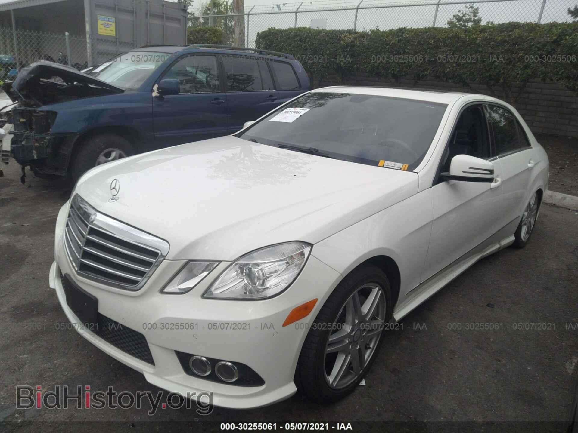 2010 MERCEDES-BENZ E-CLASS - VIN: WDDHF7CB8AA045437 - Фото 2