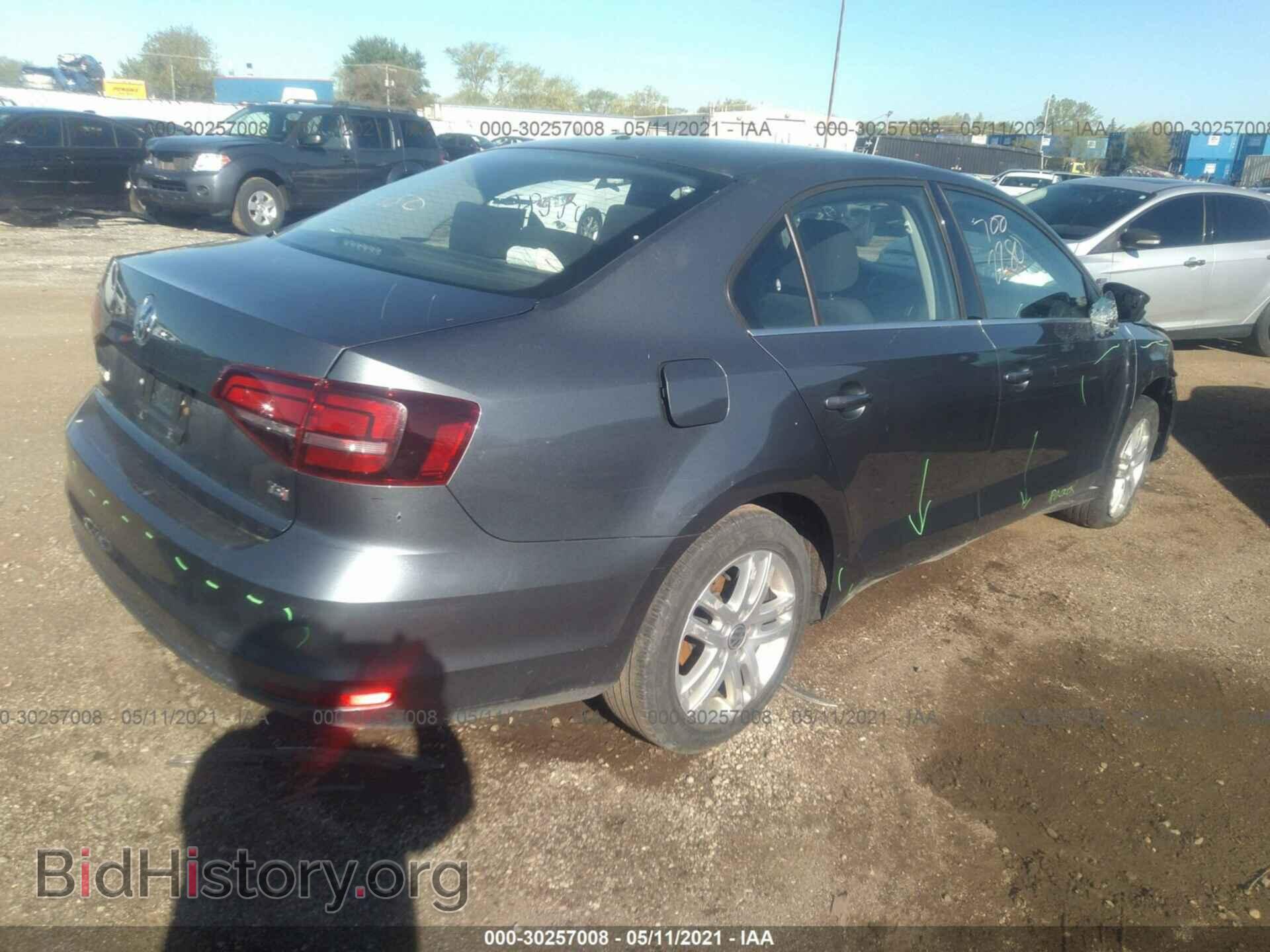 2017 VOLKSWAGEN JETTA - VIN: 3VW2B7AJ0HM217654 - Фото 4