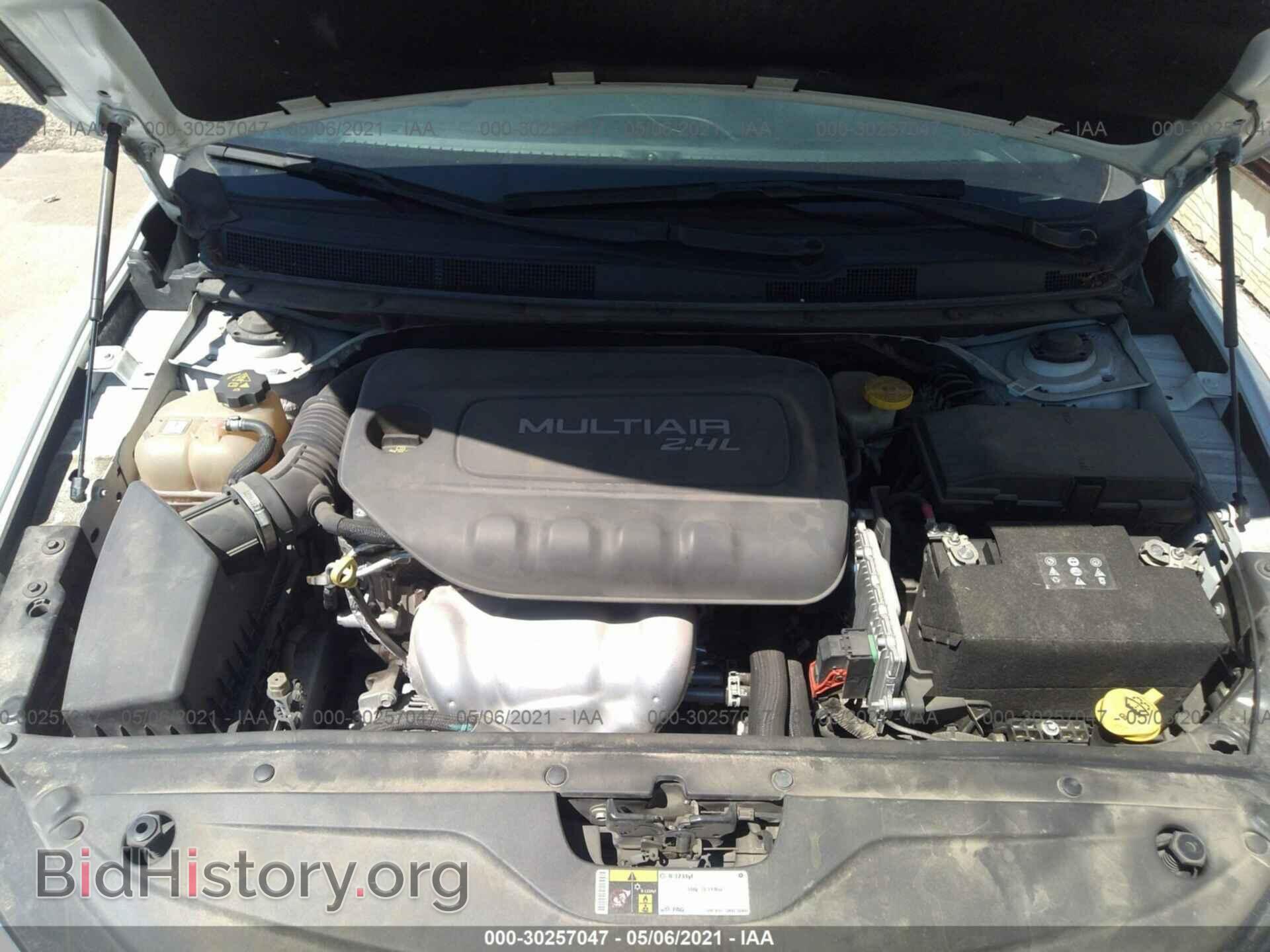 2015 CHRYSLER 200 - VIN: 1C3CCCABXFN536928 - Фото 10