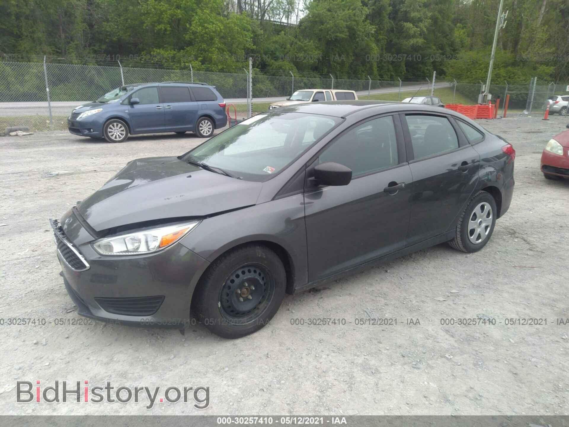 2017 FORD FOCUS - VIN: 1FADP3E2XHL327661 - Фото 2