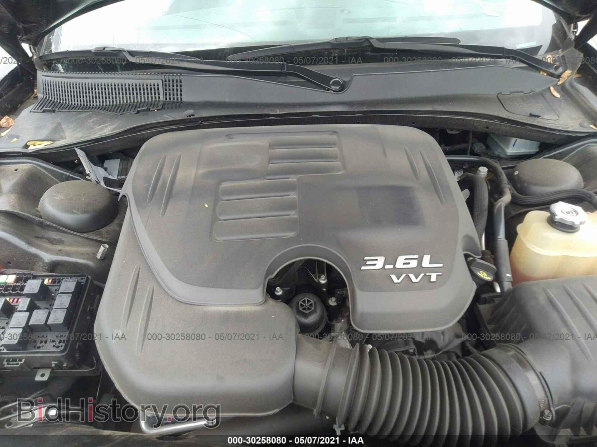 2018 CHRYSLER 300 - VIN: 2C3CCAAGXJH249610 - Фото 10