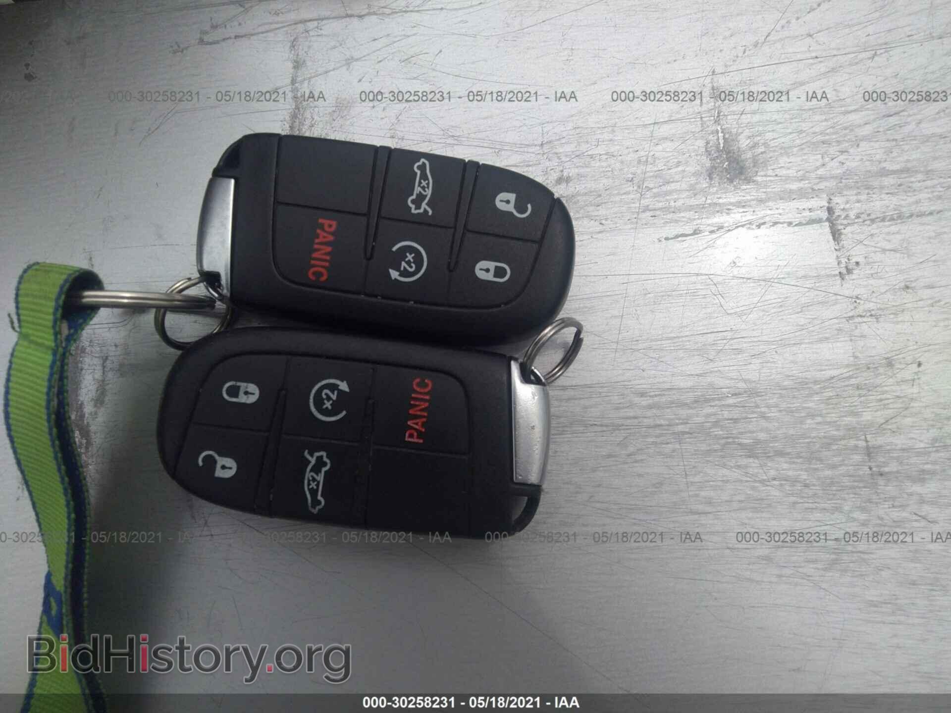 2014 CHRYSLER 300 - VIN: 2C3CCABG3EH301650 - Фото 11