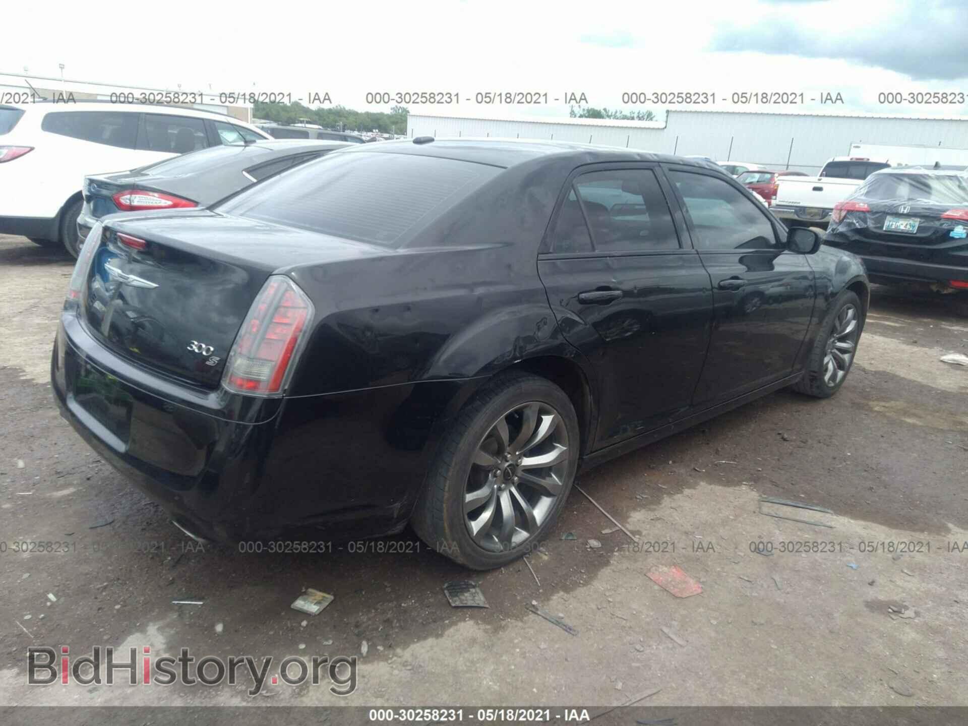 2014 CHRYSLER 300 - VIN: 2C3CCABG3EH301650 - Фото 4