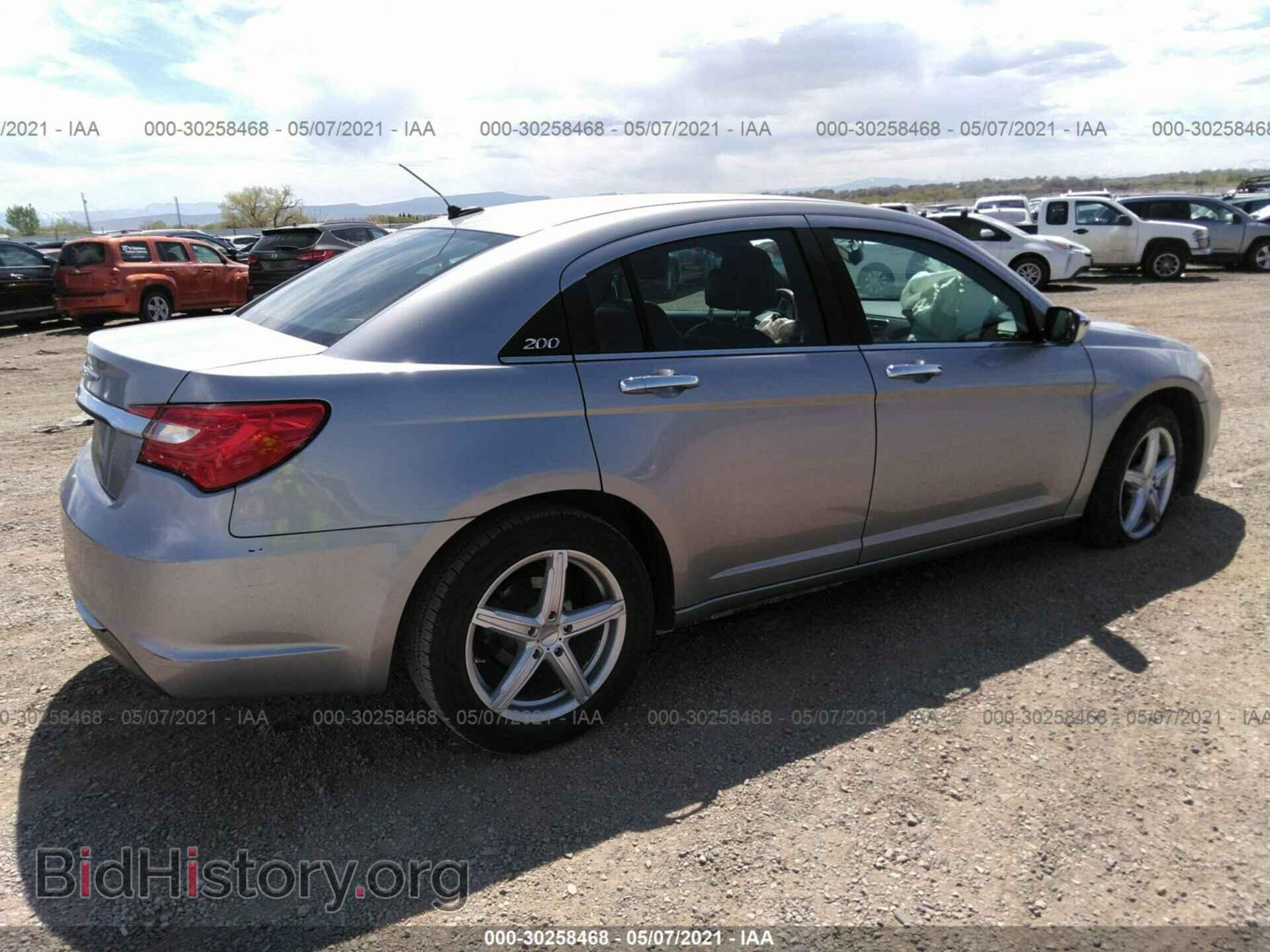 2013 CHRYSLER 200 - VIN: 1C3CCBCG0DN579223 - Фото 4