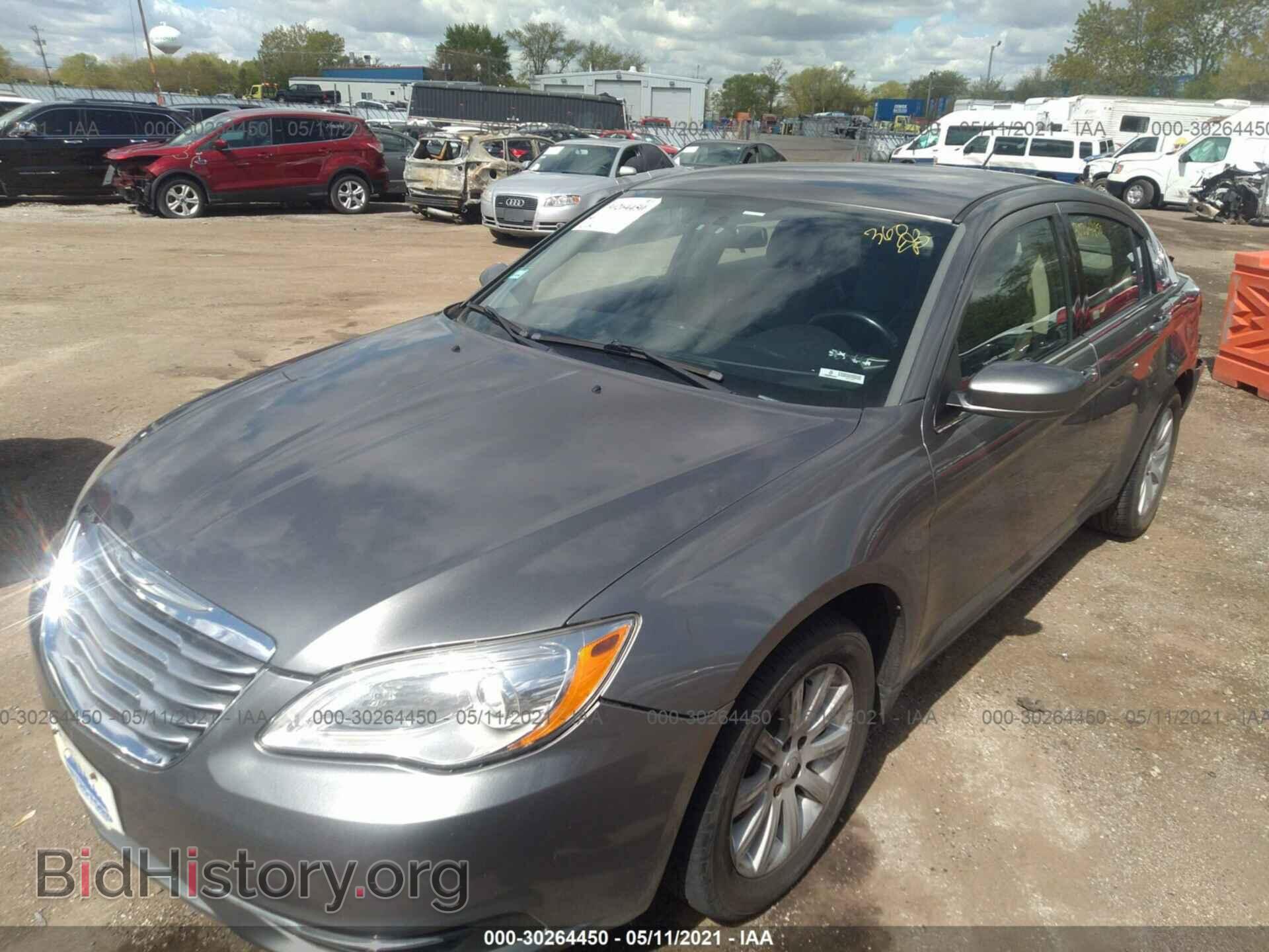 2013 CHRYSLER 200 - VIN: 1C3CCBBB7DN765783 - Photo 2