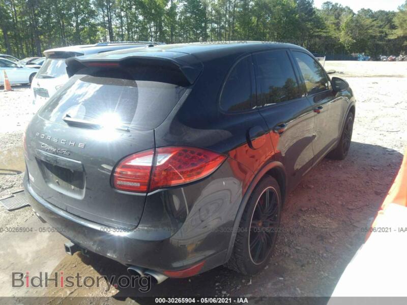 2011 Porsche CAYENNE (VIN WP1AC2A20BLA81444) — photo 4 of 11