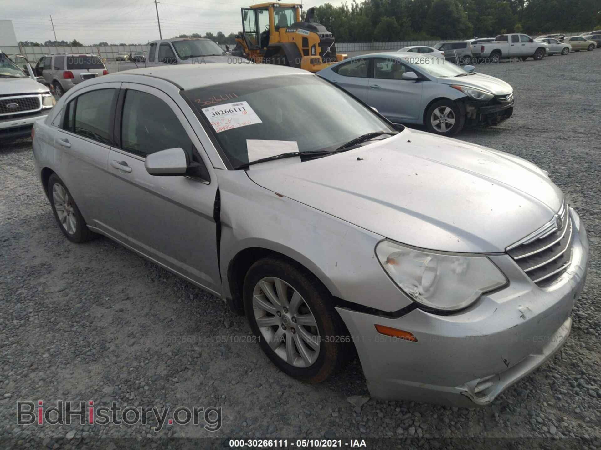 2010 CHRYSLER SEBRING - VIN: 1C3CC5FB8AN137982 - Фото 6