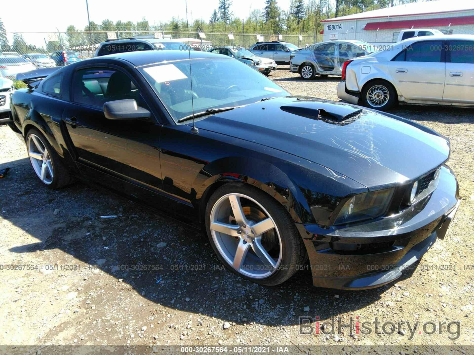 Photo 1ZVHT82H595110034 - FORD MUSTANG 2009