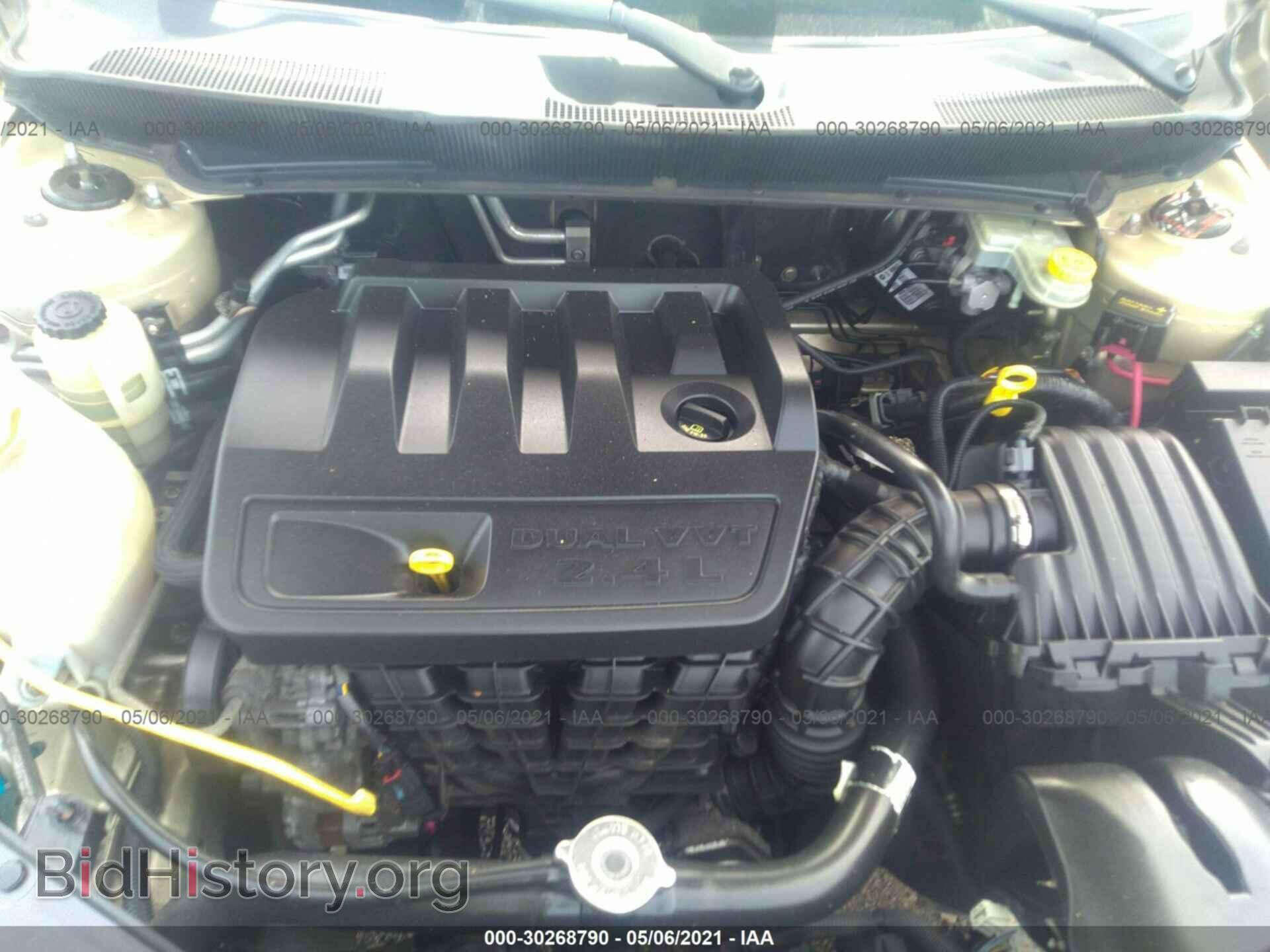 2010 CHRYSLER SEBRING - VIN: 1C3CC5FB2AN208142 - Фото 10