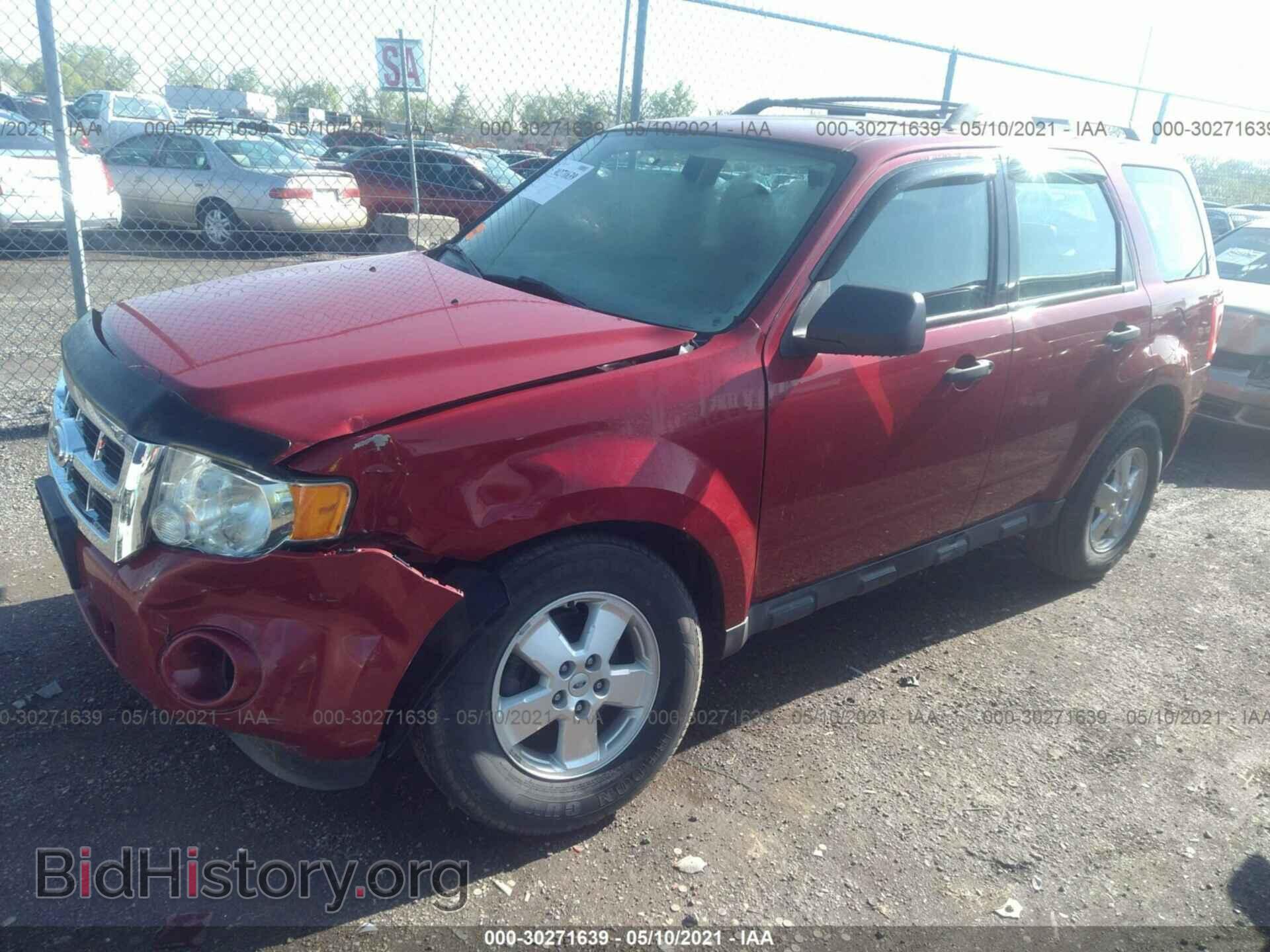 2011 FORD ESCAPE - VIN: 1FMCU0C70BKA28622 - Фото 2
