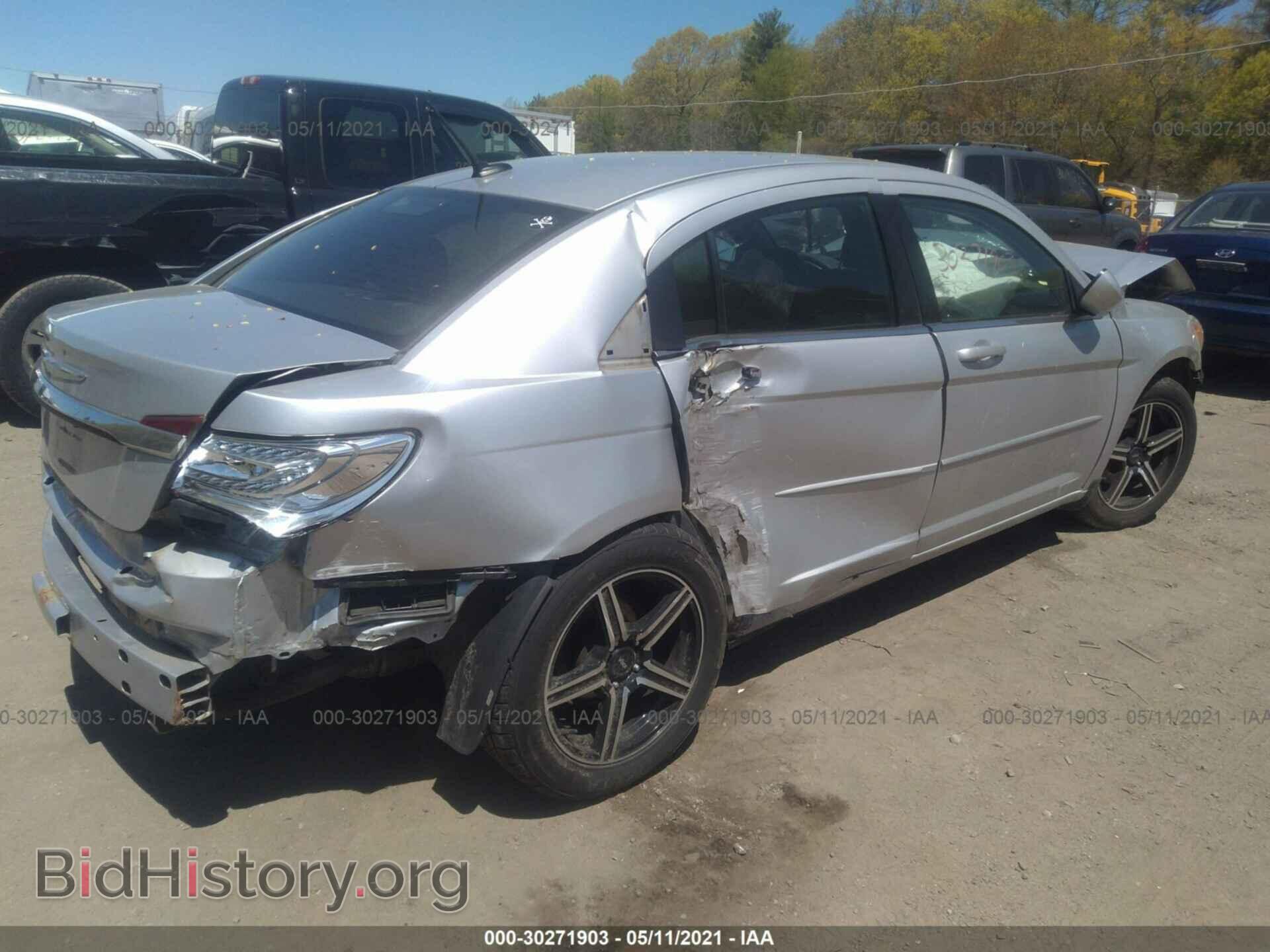 2012 CHRYSLER 200 - VIN: 1C3CCBAB8CN317956 - Photo 4