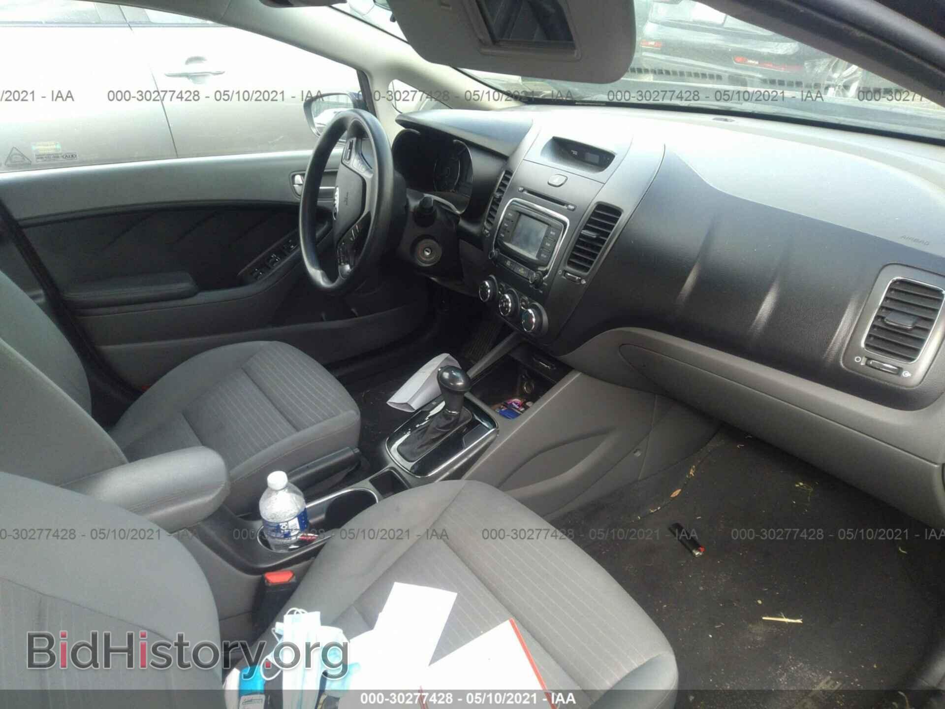 2017 KIA FORTE - VIN: 3KPFL4A78HE068098 - Photo 5