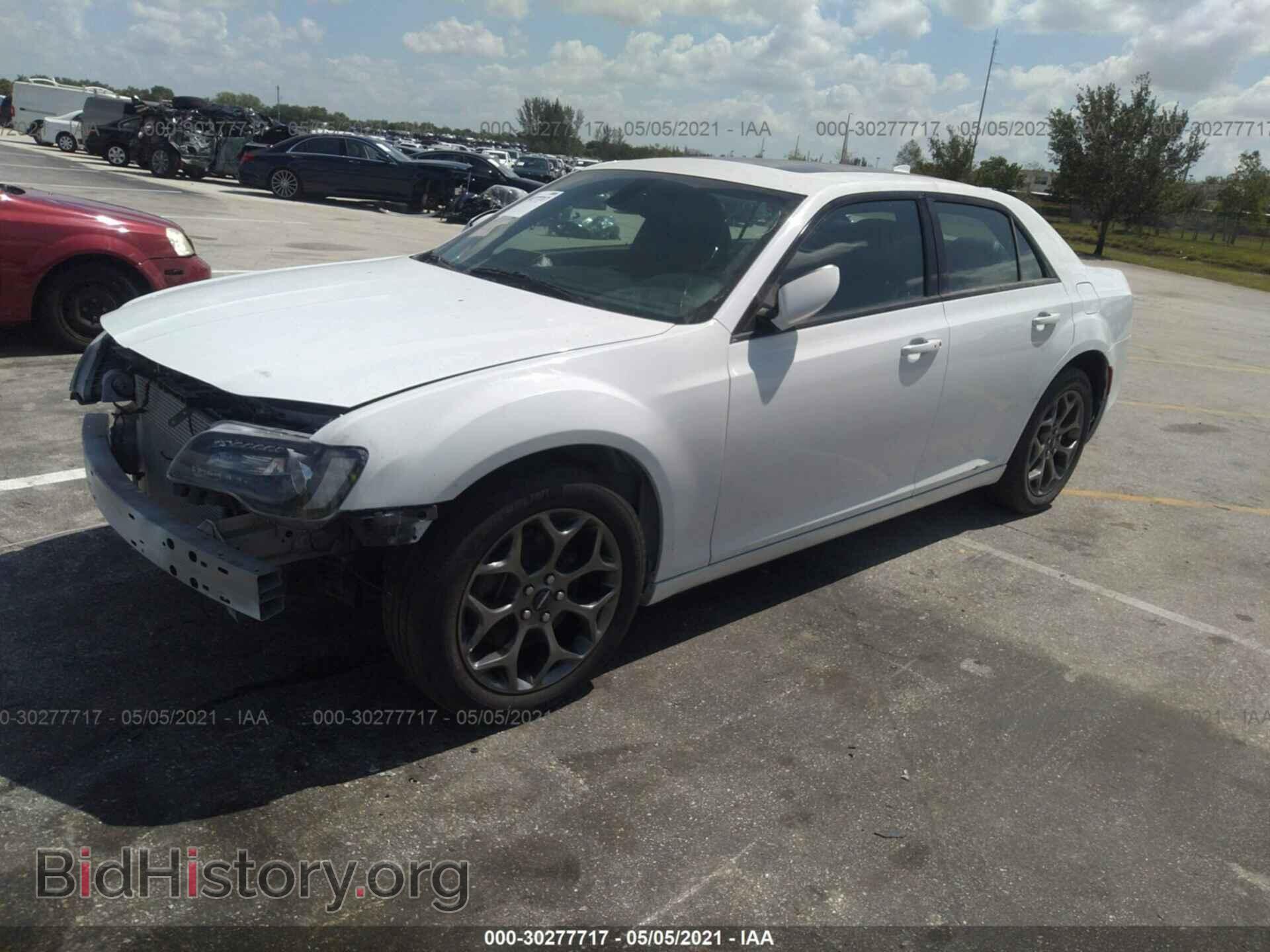2017 CHRYSLER 300 - VIN: 2C3CCAGG6HH585983 - Фото 2