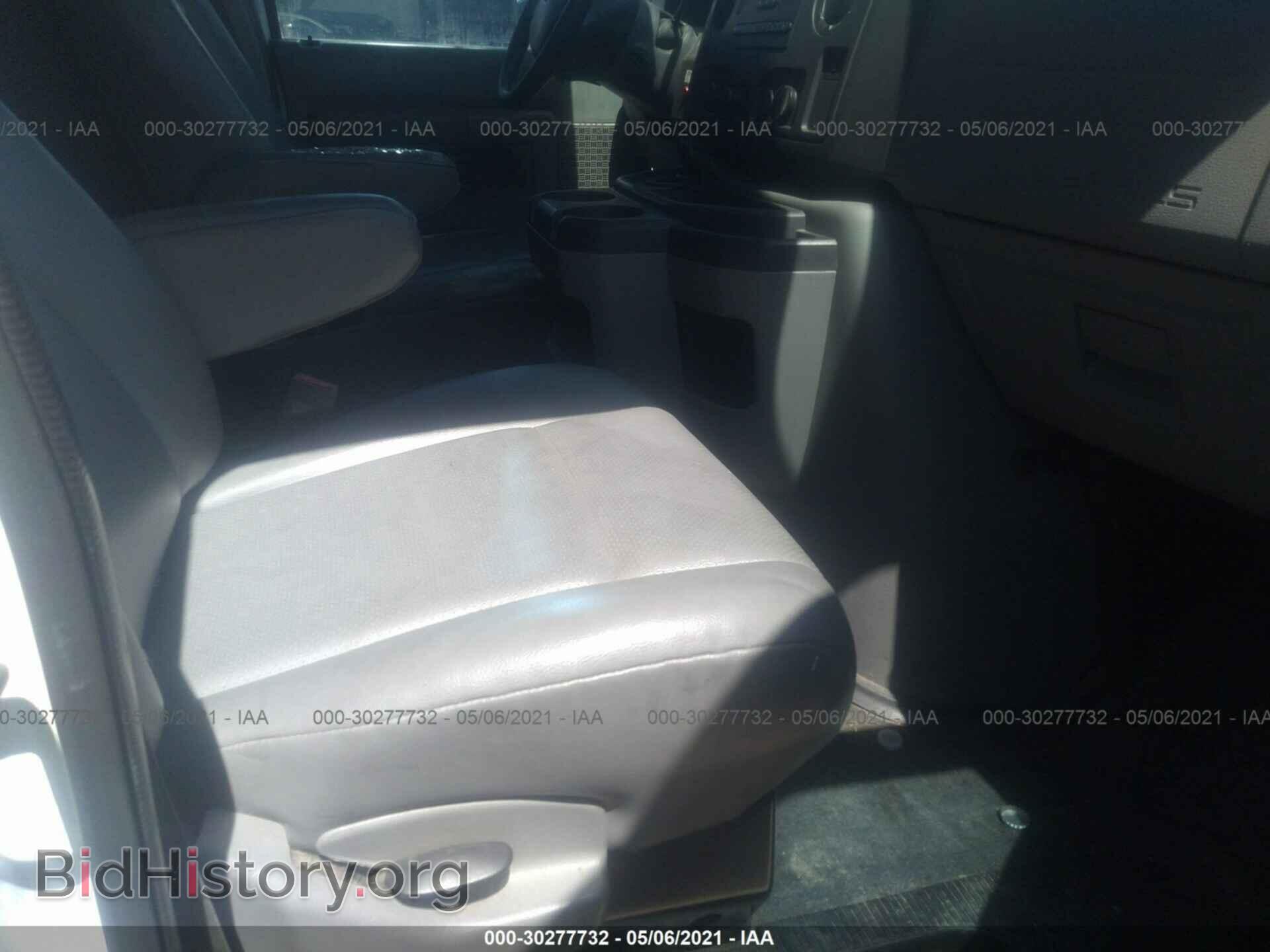 2010 FORD ECONOLINE CARGO VAN - VIN: 1FTNE2EL7ADA60227 - Фото 5