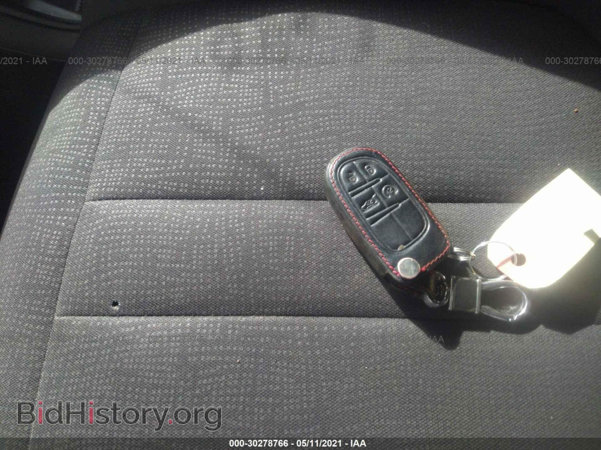 2015 CHRYSLER 200 - VIN: 1C3CCCAB7FN642267 - Фото 11