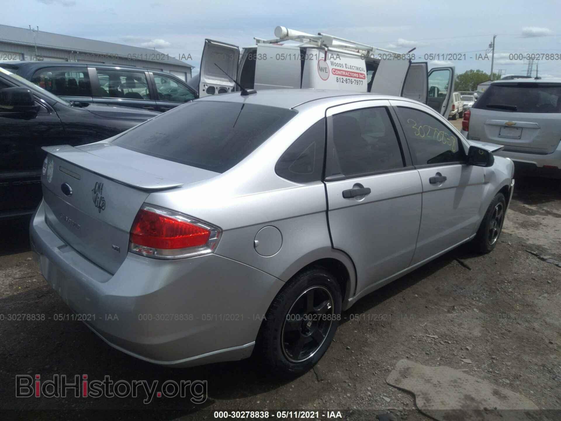 2010 FORD FOCUS - VIN: 1FAHP3FN3AW212401 - Photo 4