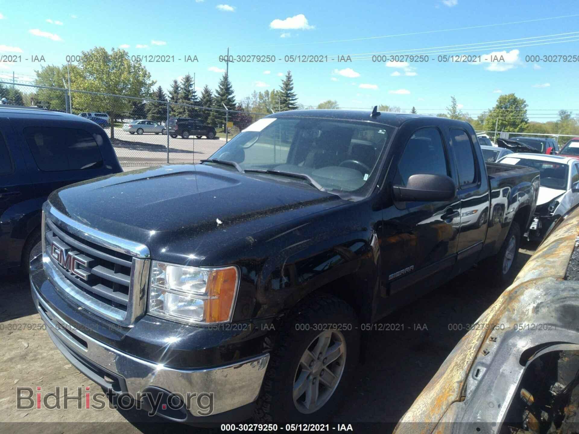 2011 GMC SIERRA 1500 - VIN: 1GTR2VE34BZ366477 - Фото 2